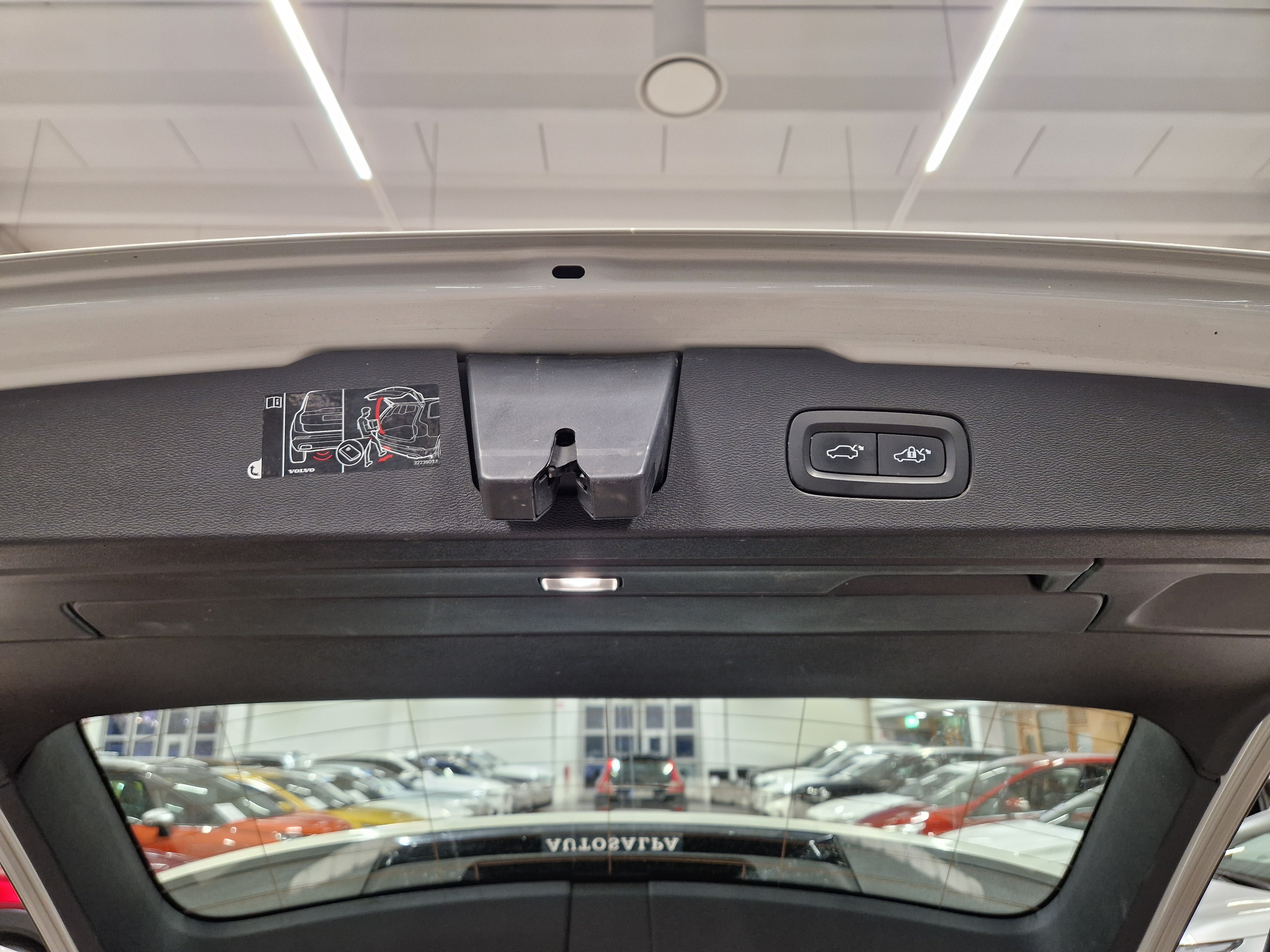 Volvo V60 D3 INSCRIPTION AUT TAKUU 24KK/40TKM