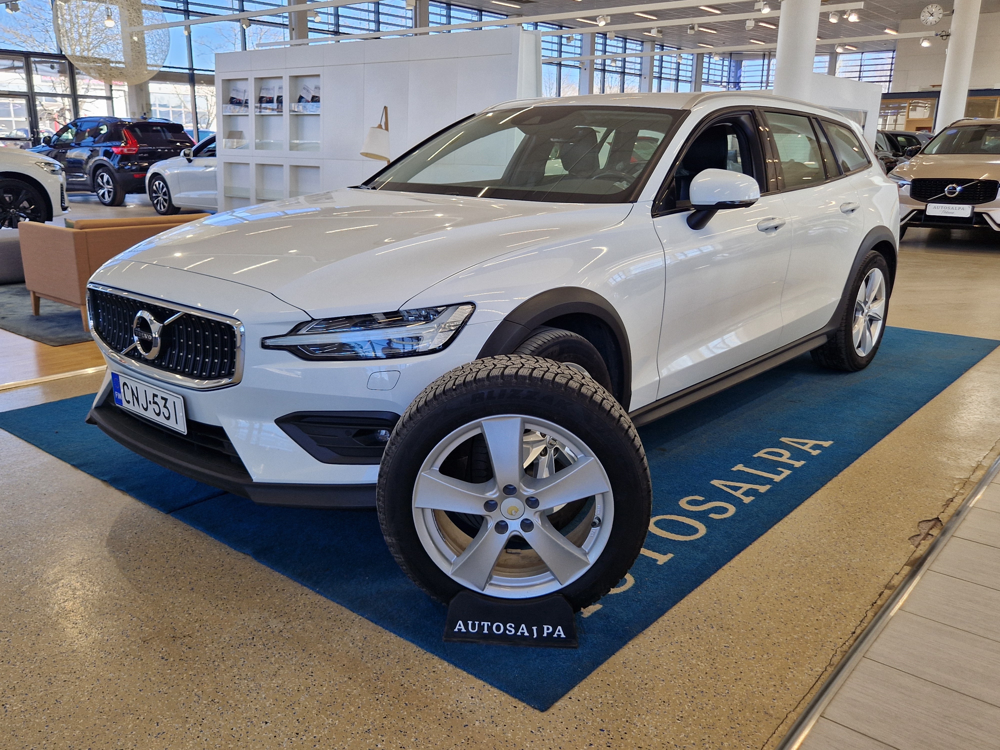 Volvo V60 Cross Country 2020, kuva 2/18