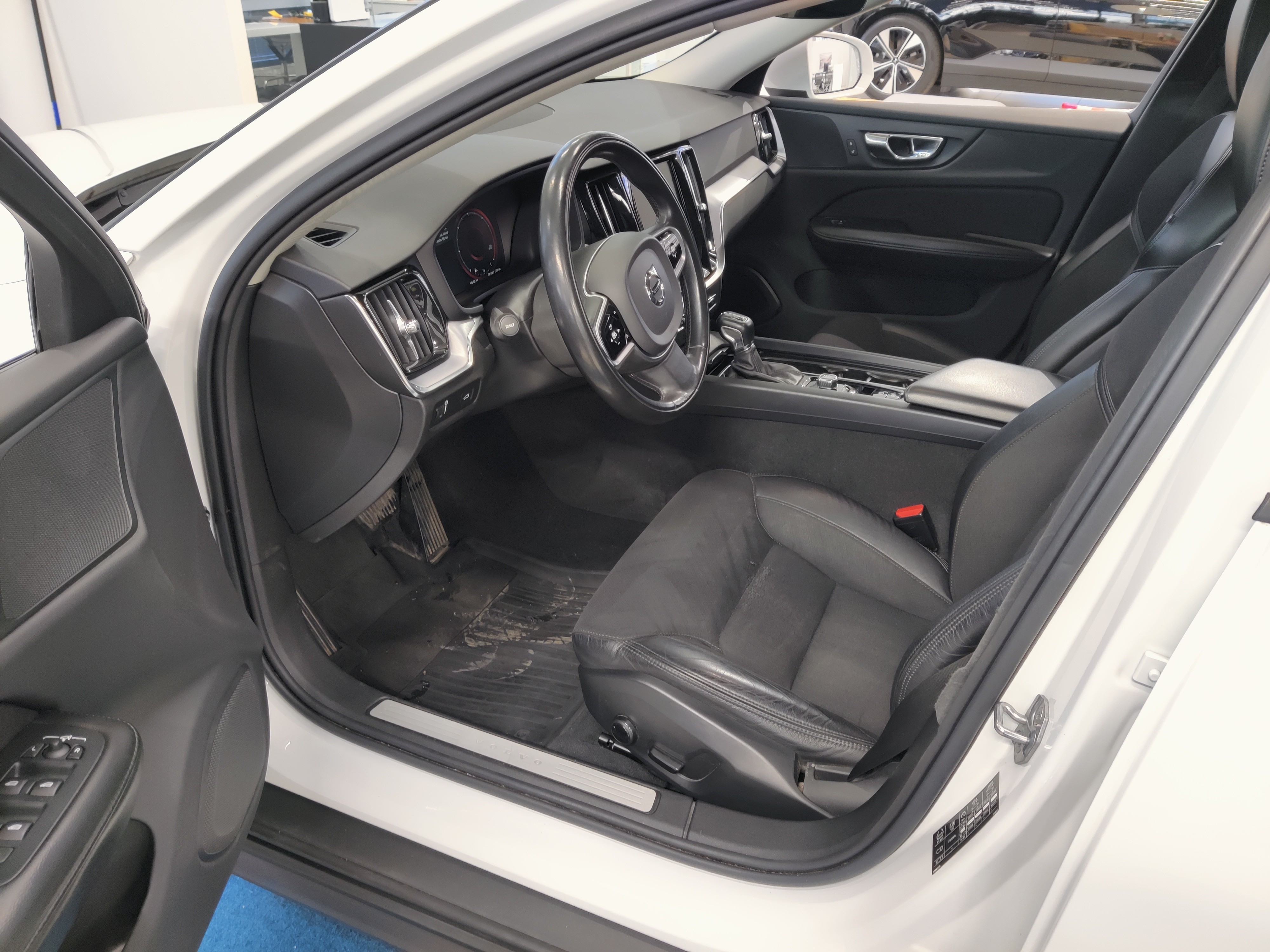 Volvo V60 Cross Country 2020, kuva 5/18
