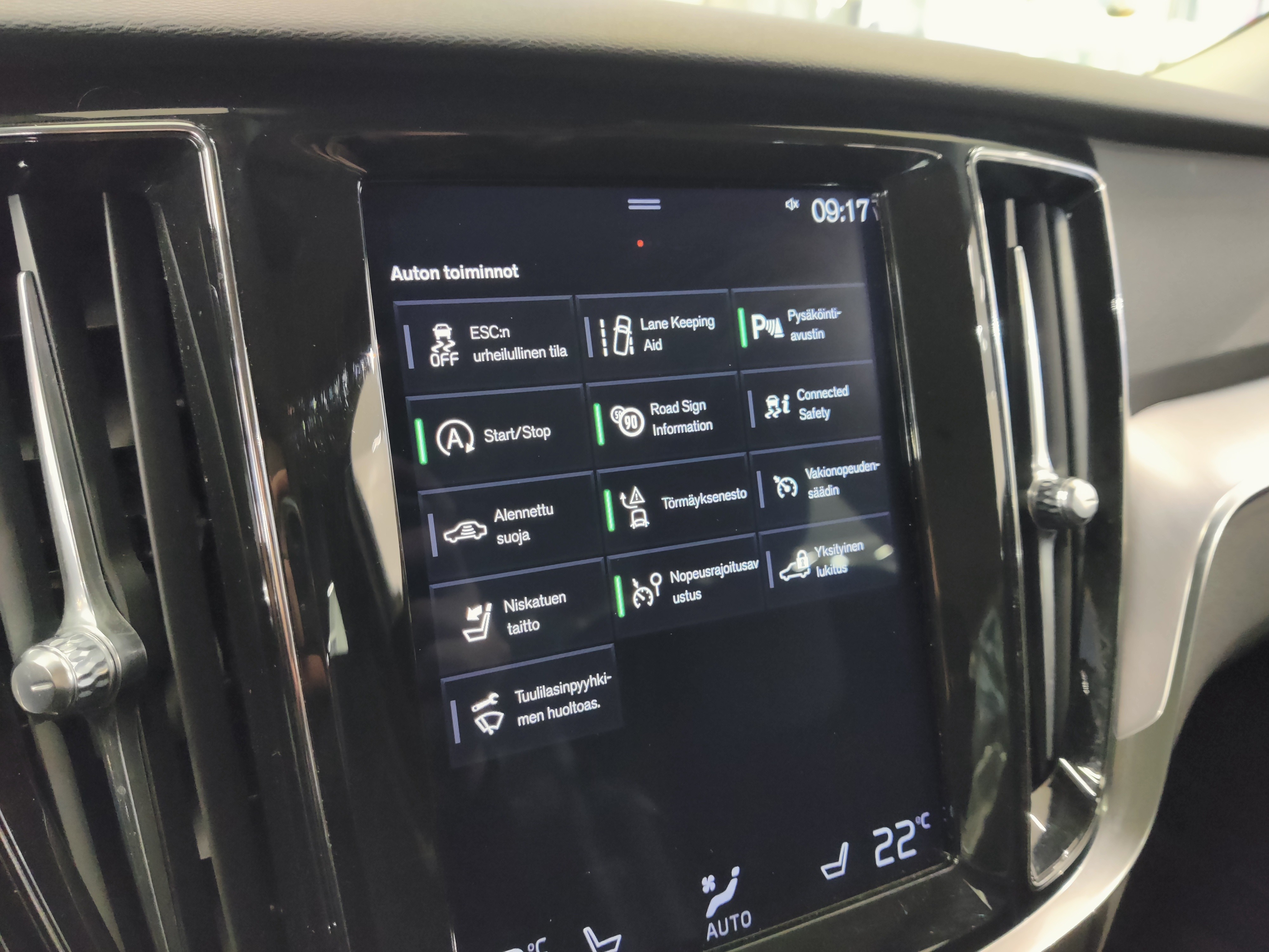 Volvo V60 CROSS COUNTRY D4 AWD BUSINESS AUT TAKUU 12KK/20TKM