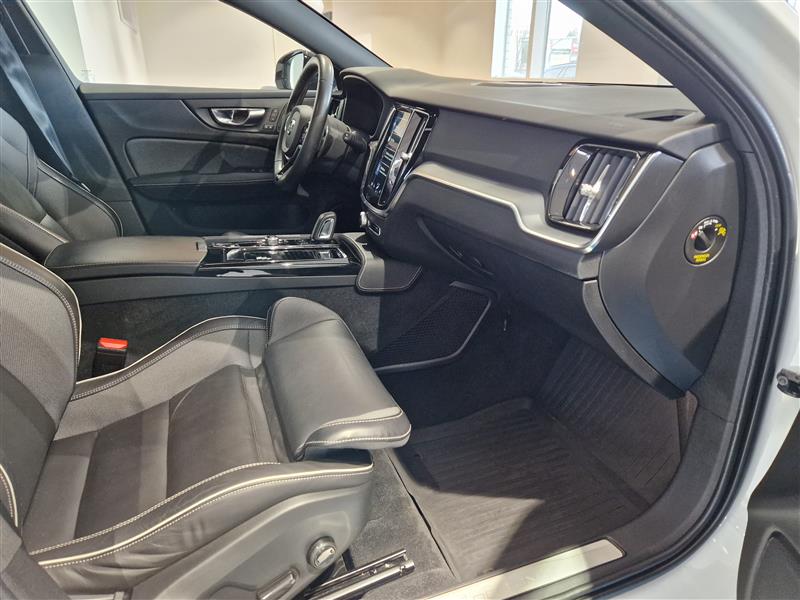 Volvo V60 T8 TWE AWD BUSINESS R-DESIGN.TAKUU 12KK/20TKM