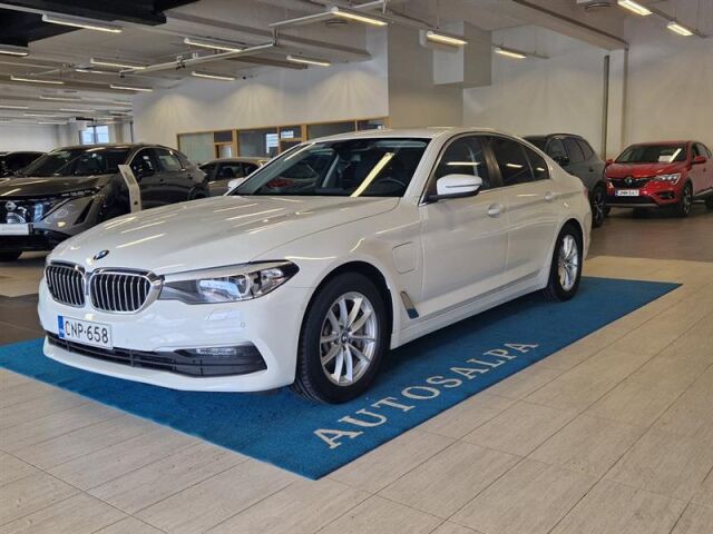 bmw 530 G30 SEDAN 530E XDRIVE A CHARGED EDITION.