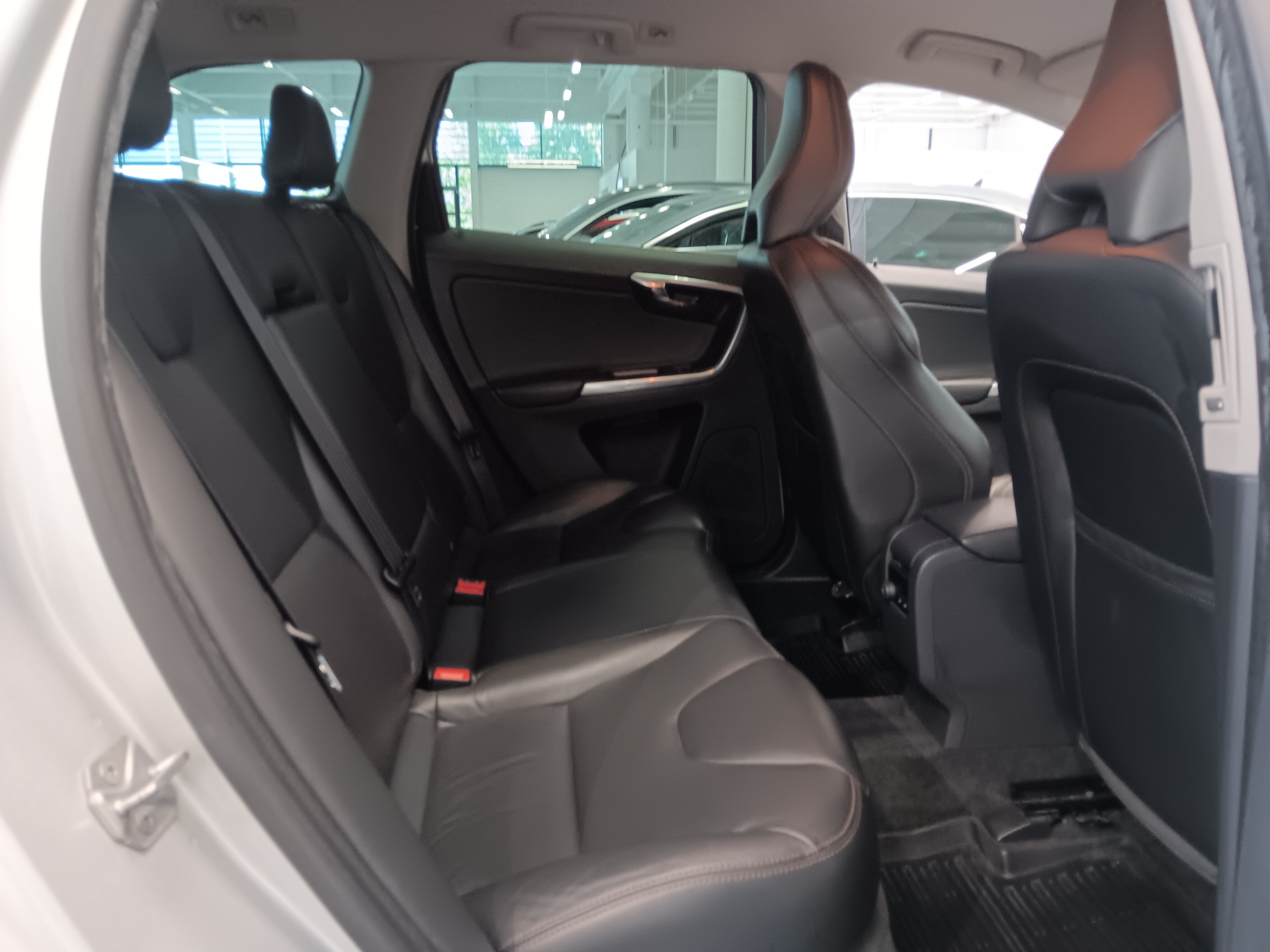 Volvo XC60 D4 AWD BUSINESS CLASSIC SUMMUM AUT