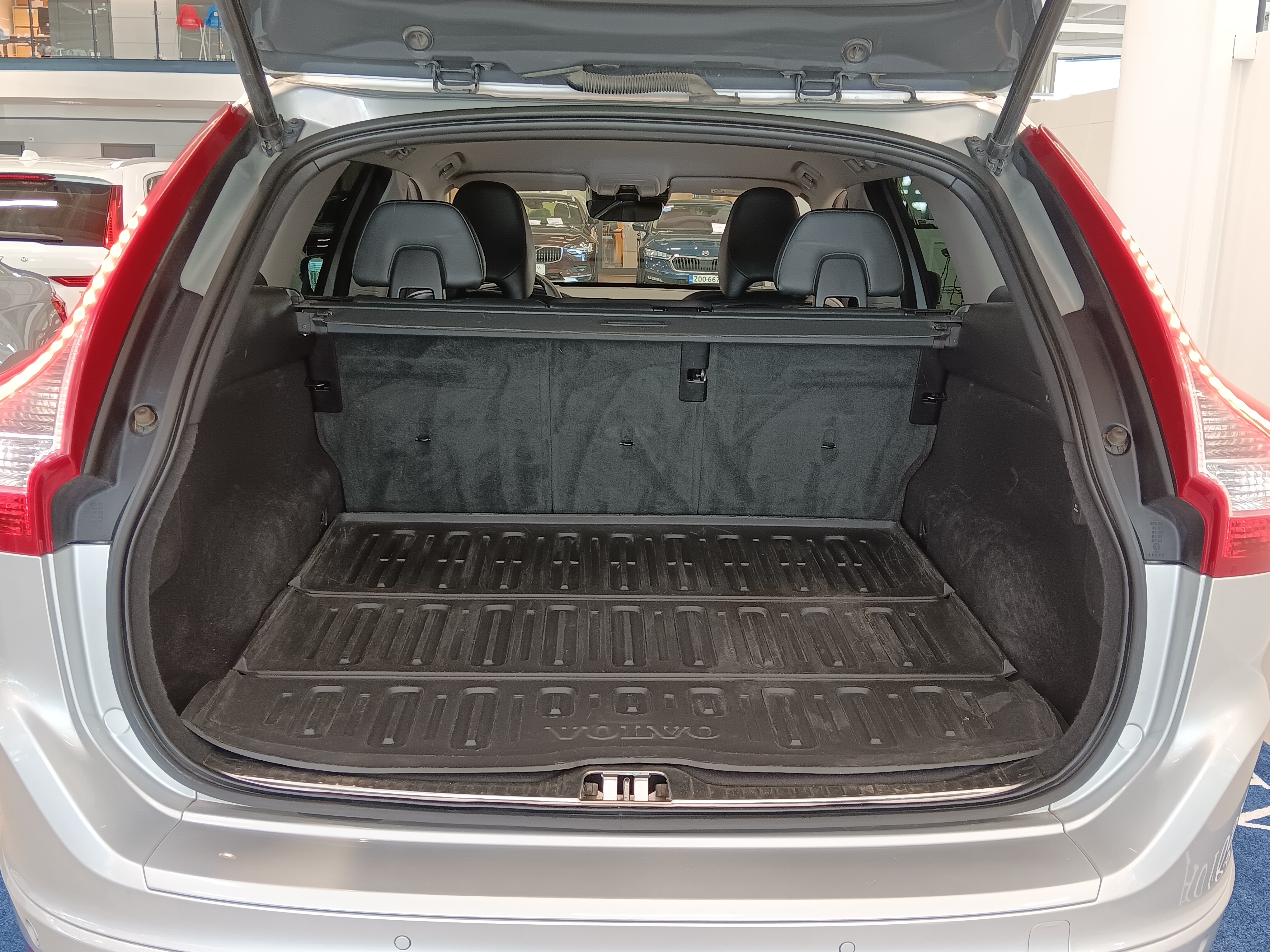Volvo XC60 2017, kuva 5/16