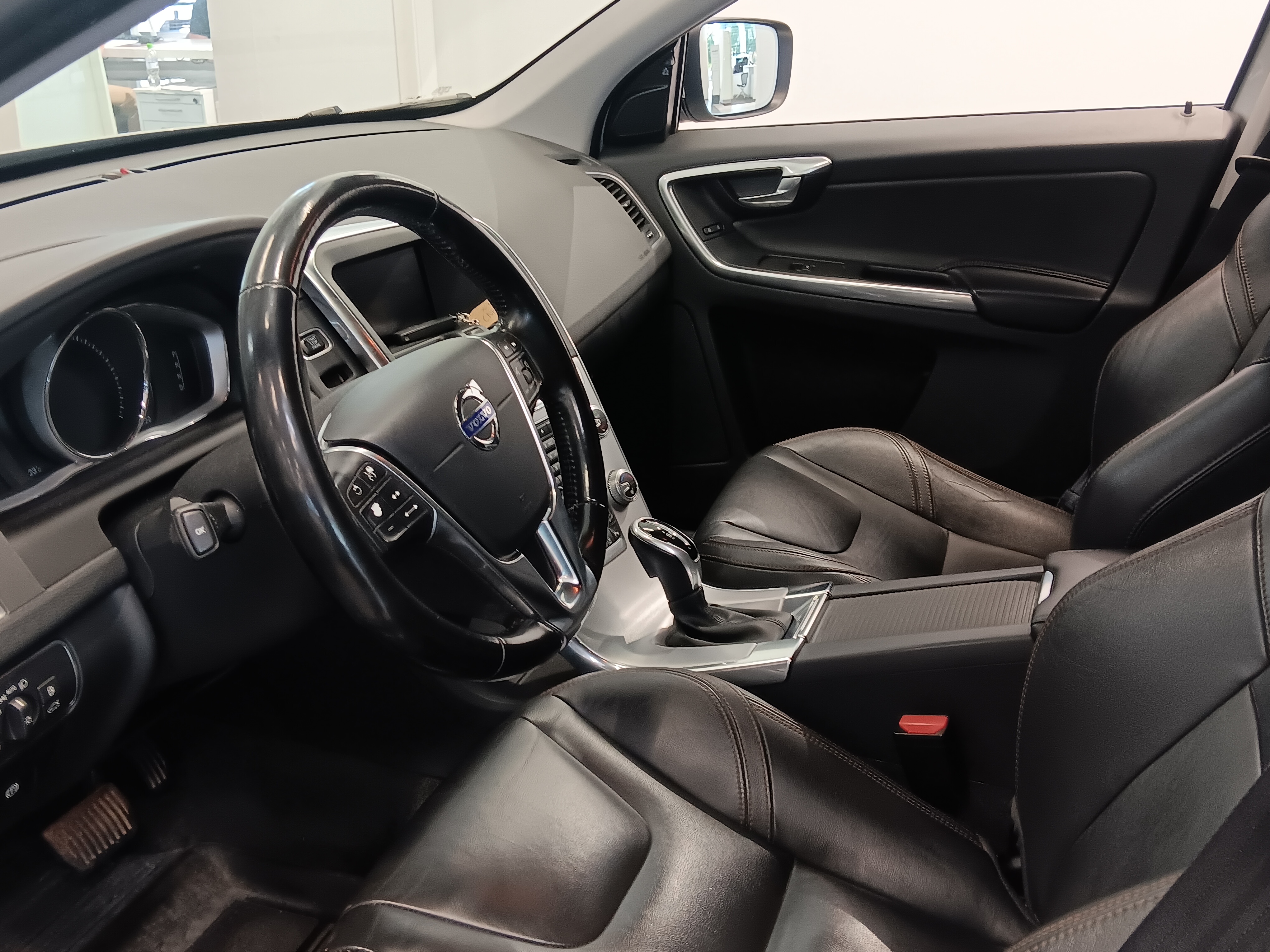 Volvo XC60 2017, kuva 7/16