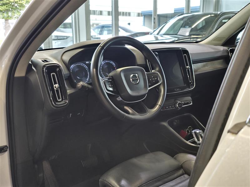 Volvo XC40 2020, photo 5/29