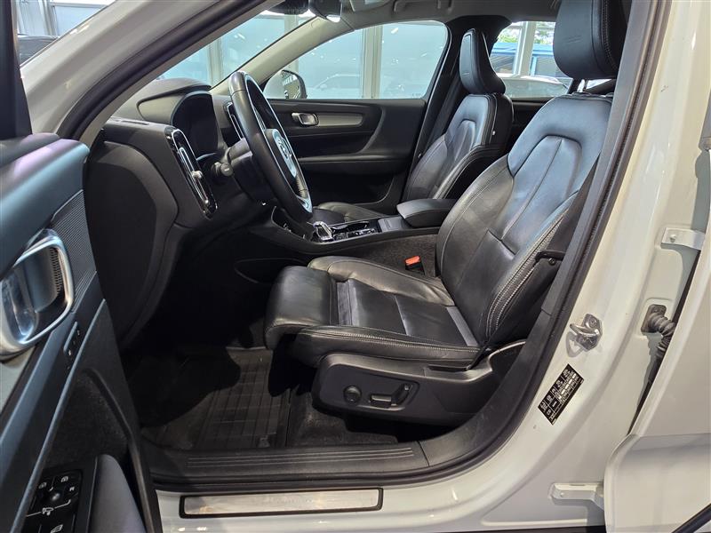 Volvo XC40 2020, photo 6/29