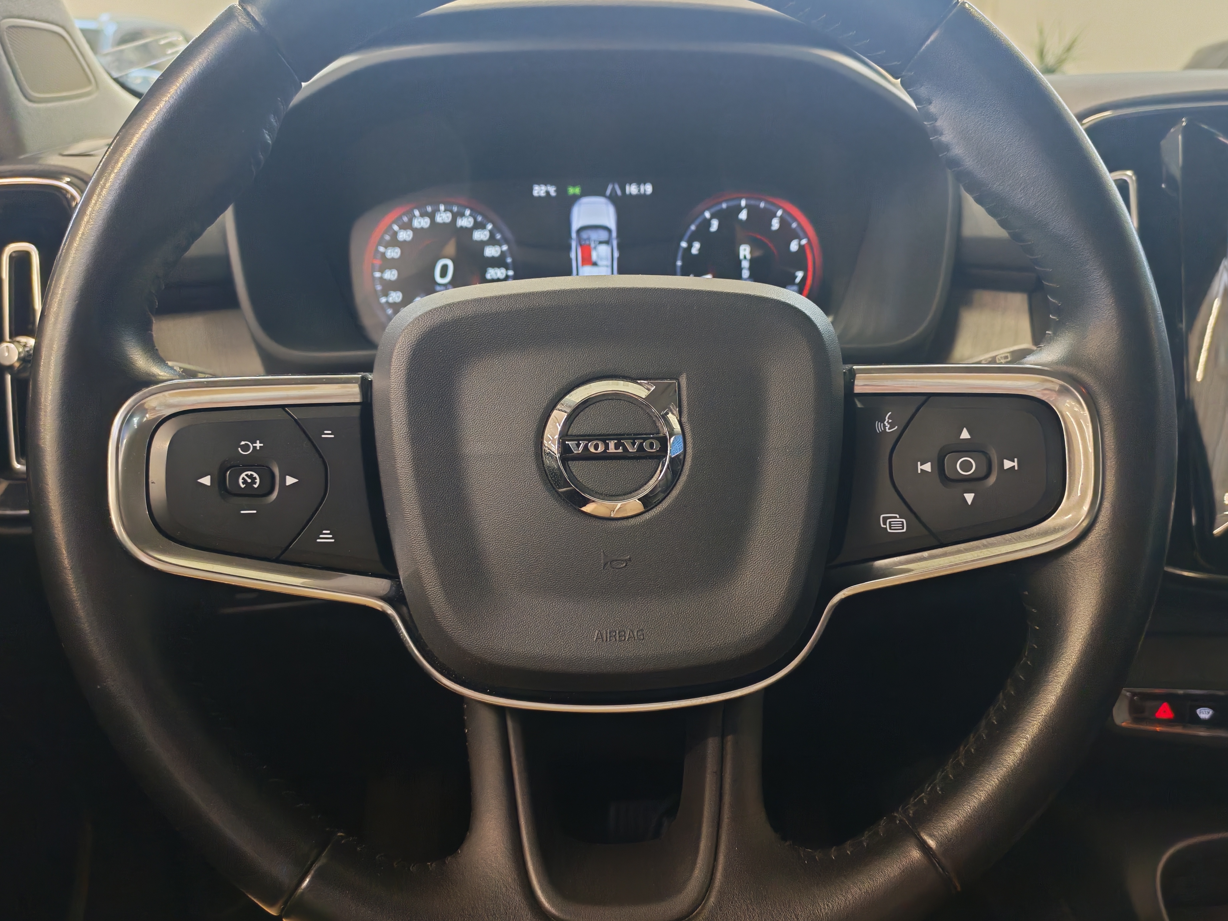 Volvo XC40 T3 Inscription aut 2020, photo 6/20