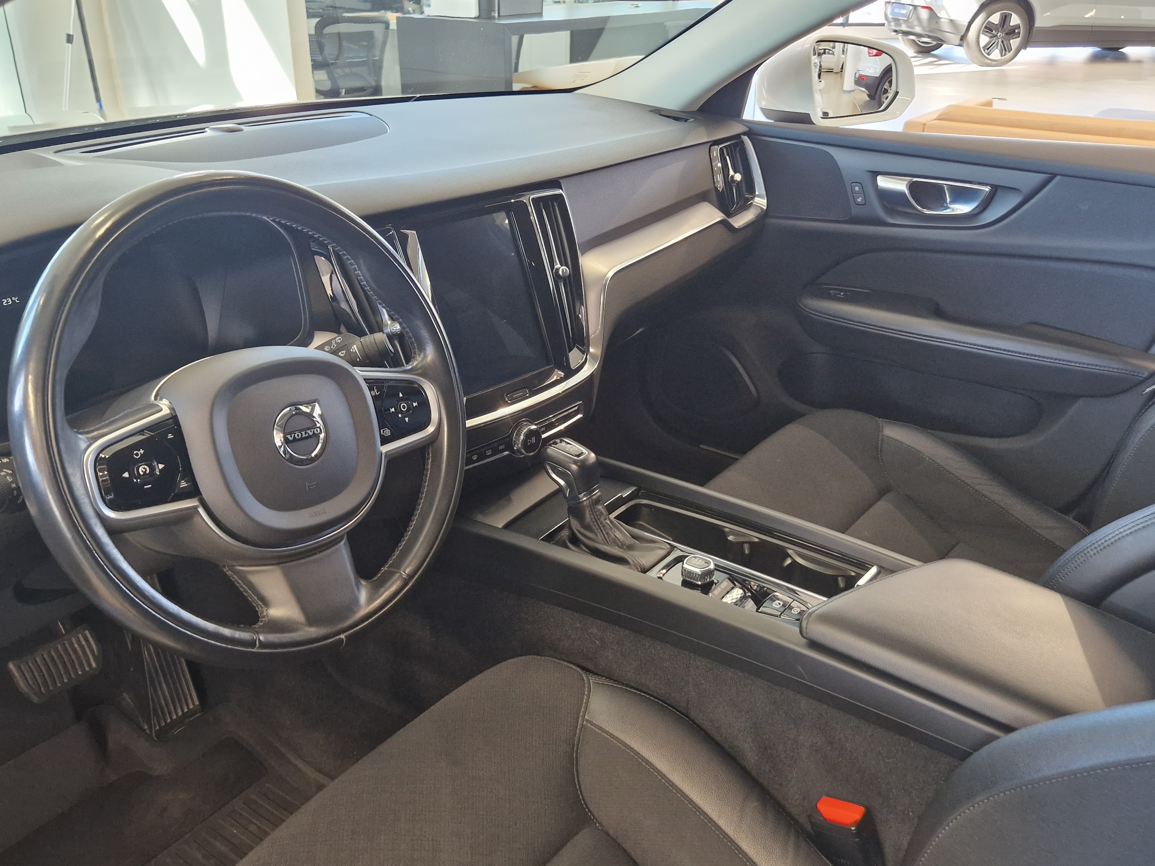 Volvo V60 D3 AWD Business aut 2020, kuva 5/18