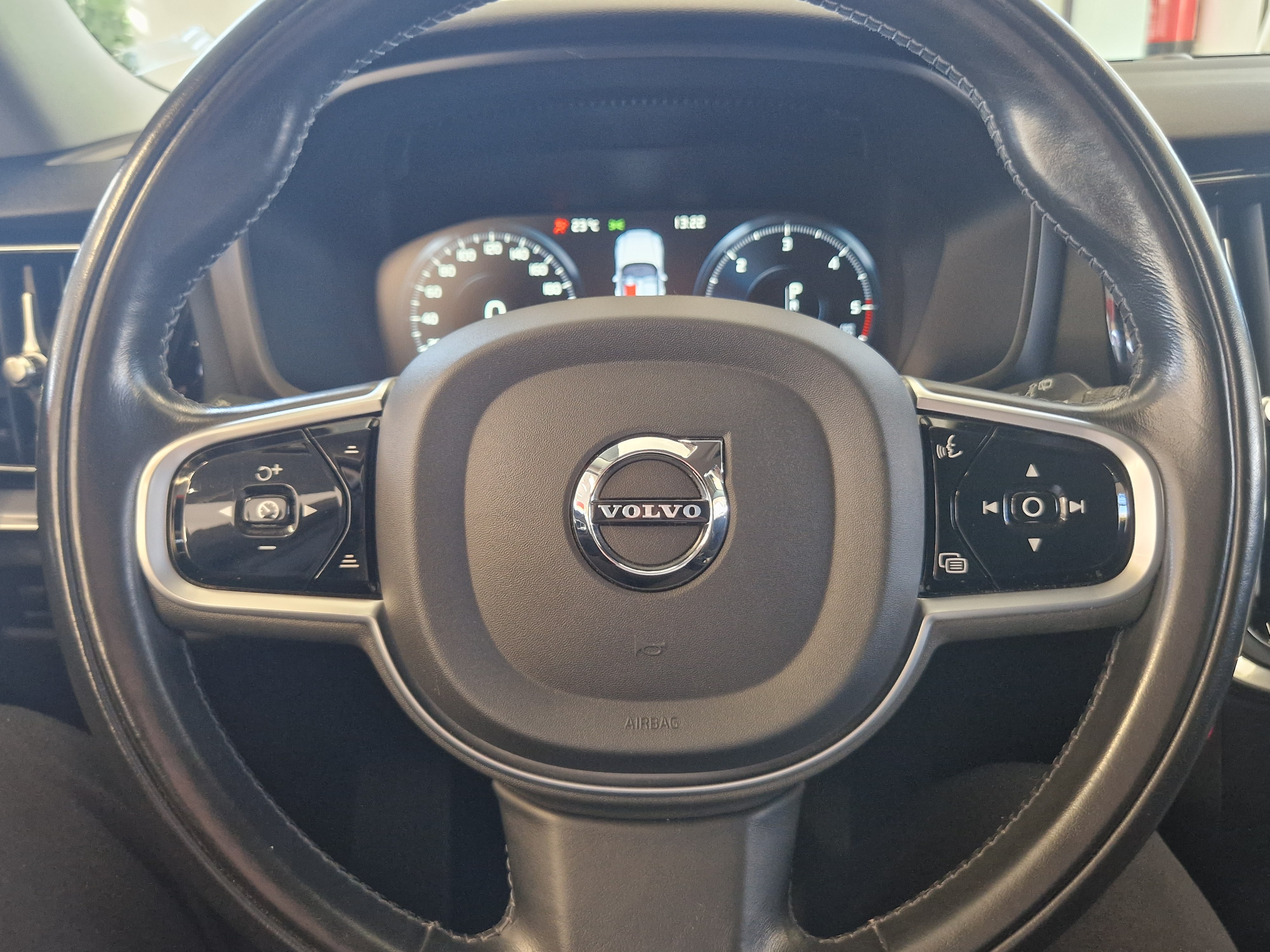 Volvo V60 D3 AWD Business aut 2020, kuva 6/18