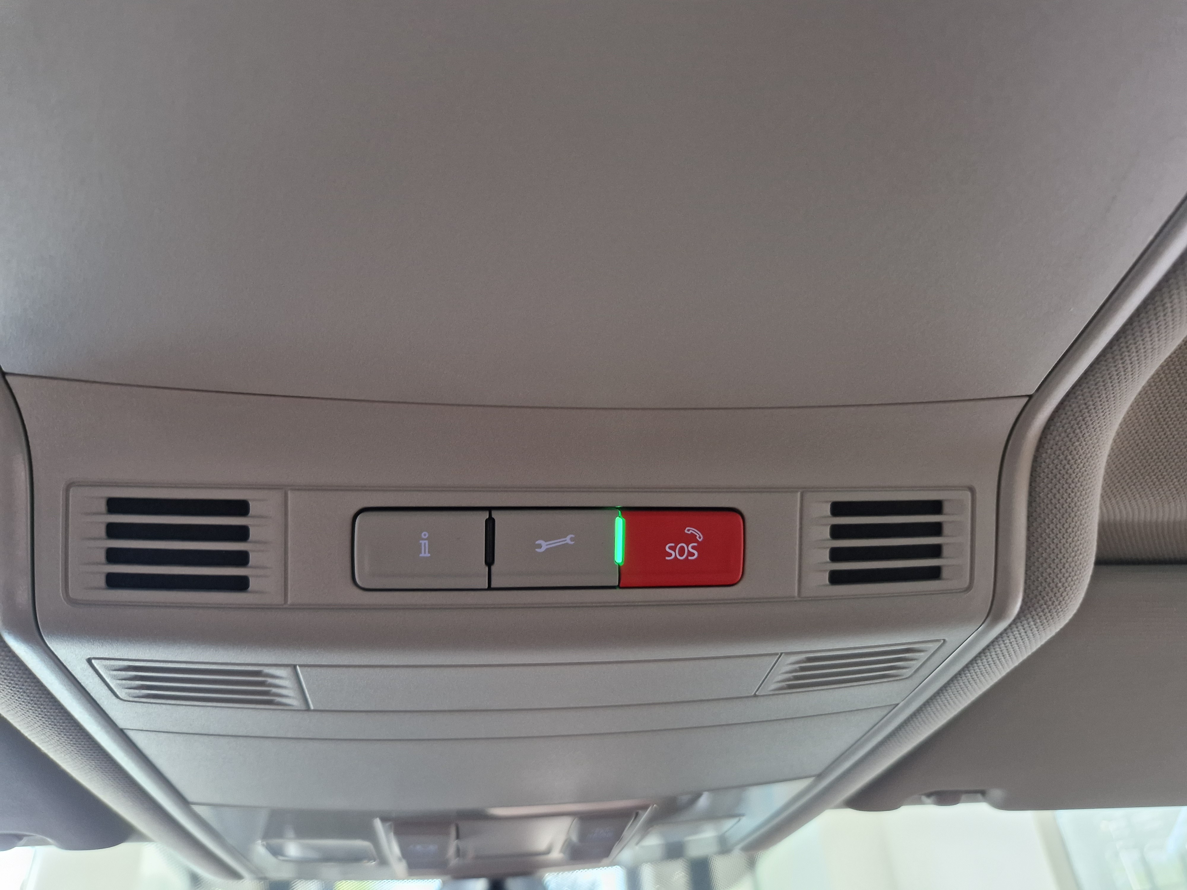 Volkswagen TOURAN R-LINE 1,5 TSI EVO 110 KW DSG-AUTOMAATTI