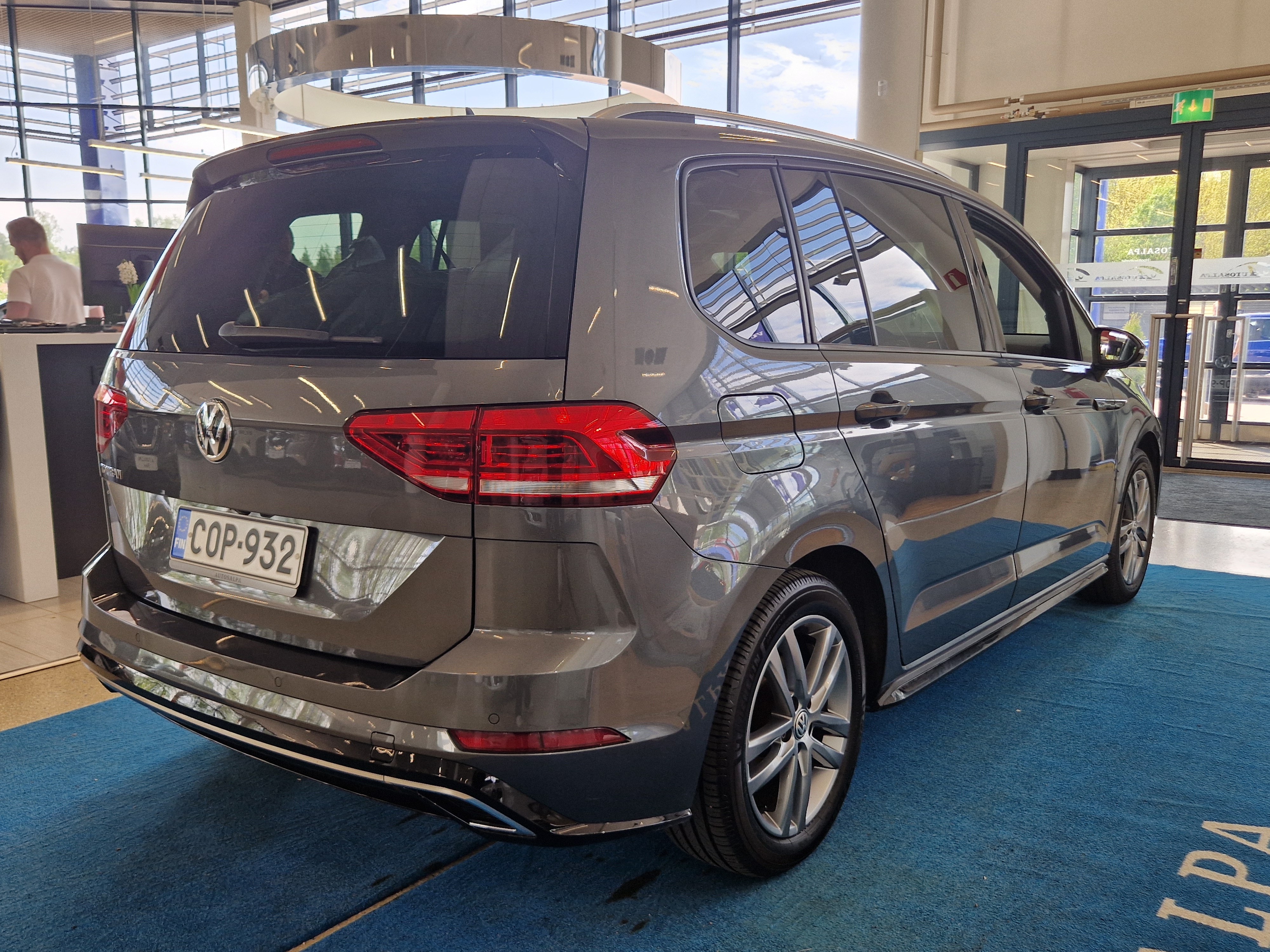 Volkswagen TOURAN R-LINE 1,5 TSI EVO 110 KW DSG-AUTOMAATTI