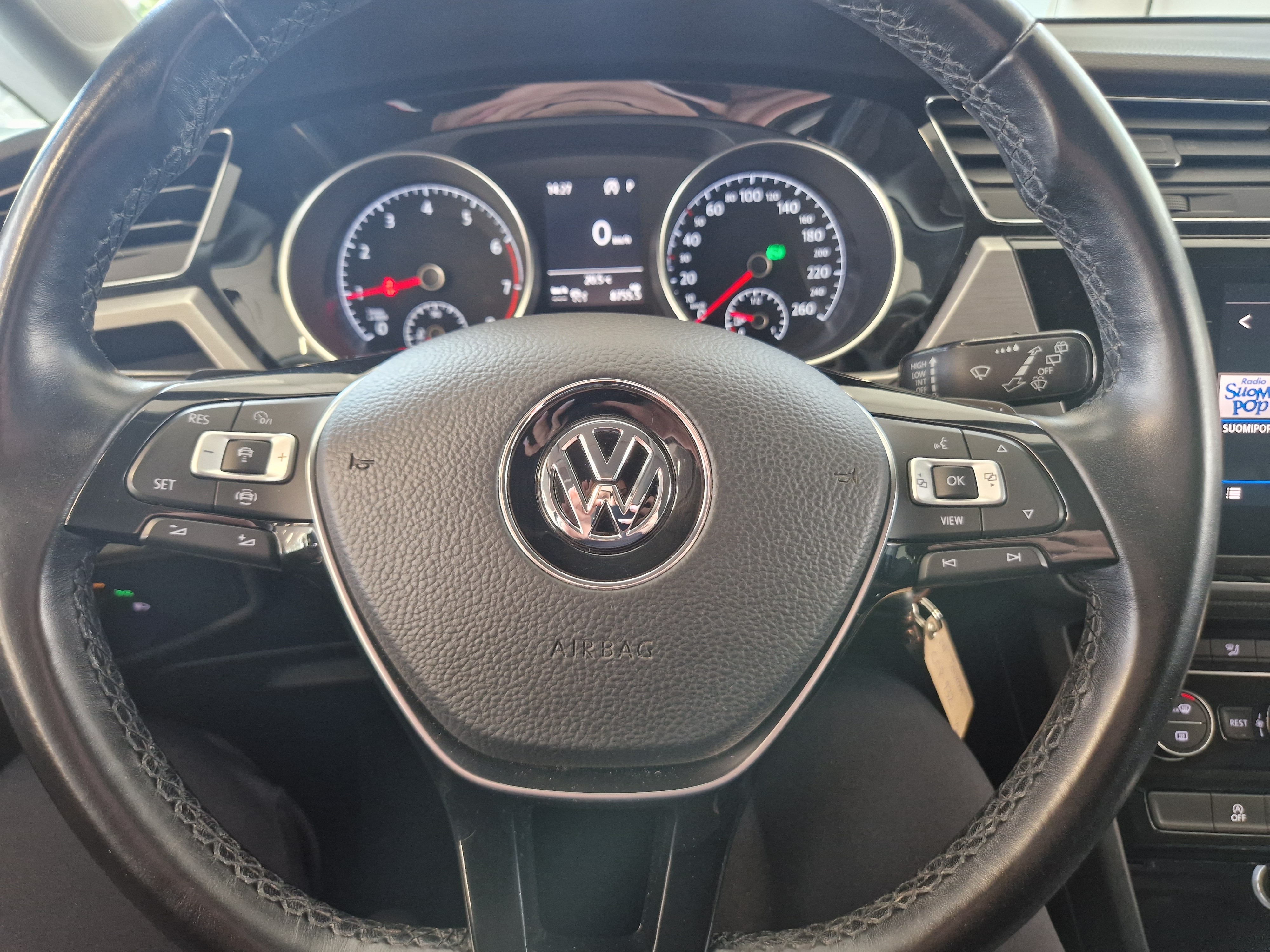 Volkswagen TOURAN R-LINE 1,5 TSI EVO 110 KW DSG-AUTOMAATTI