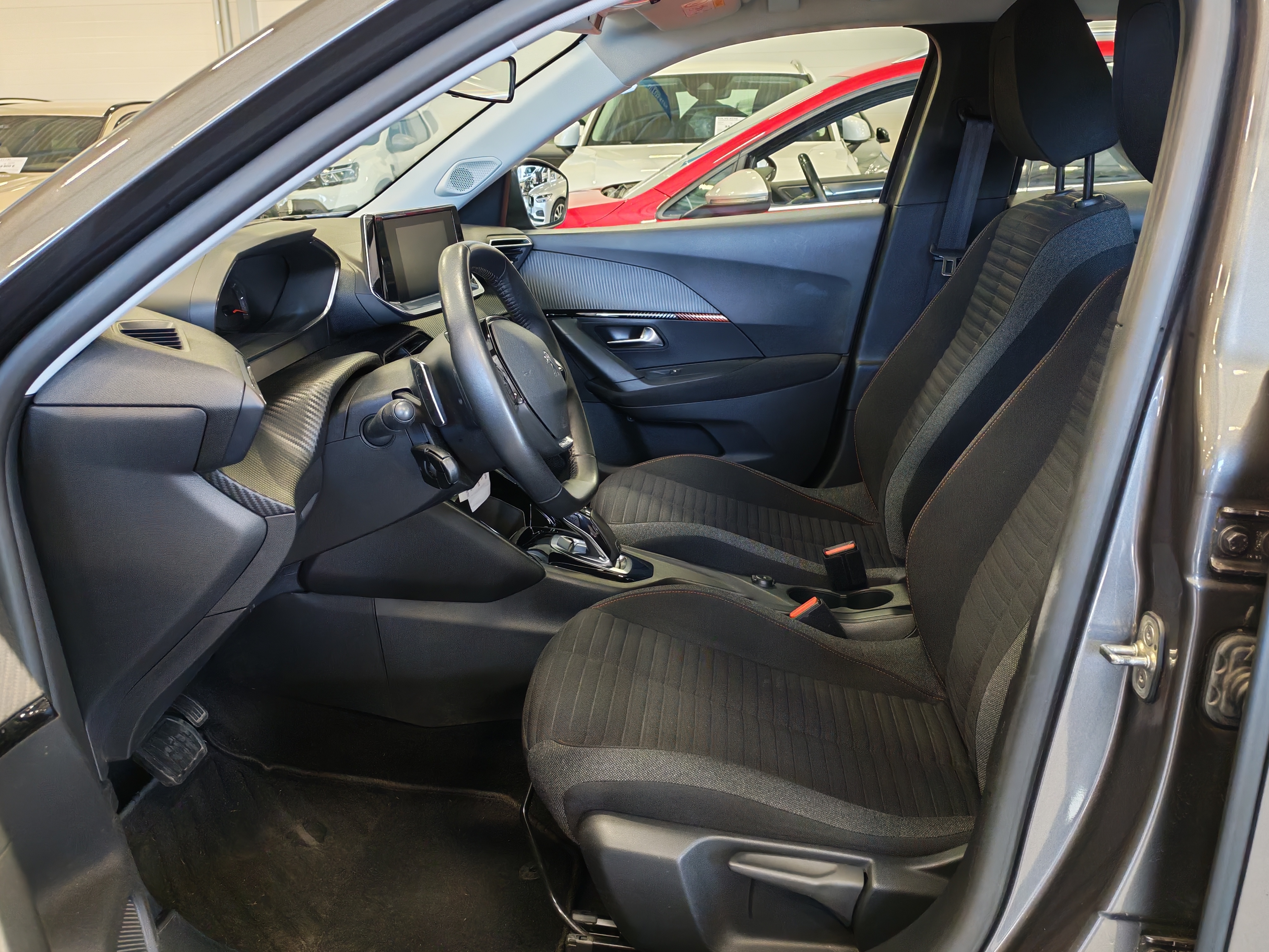 Peugeot 2008 ACTIVE PURETECH 130 EAT8-AUTOMAATTI