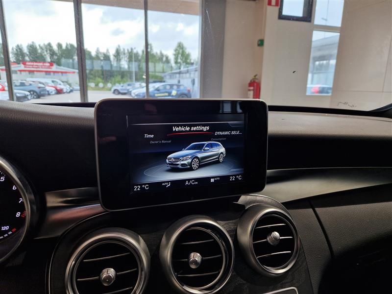 Mercedes-benz C 200 4MATIC T A PREMIUM BUSINESS AMG
