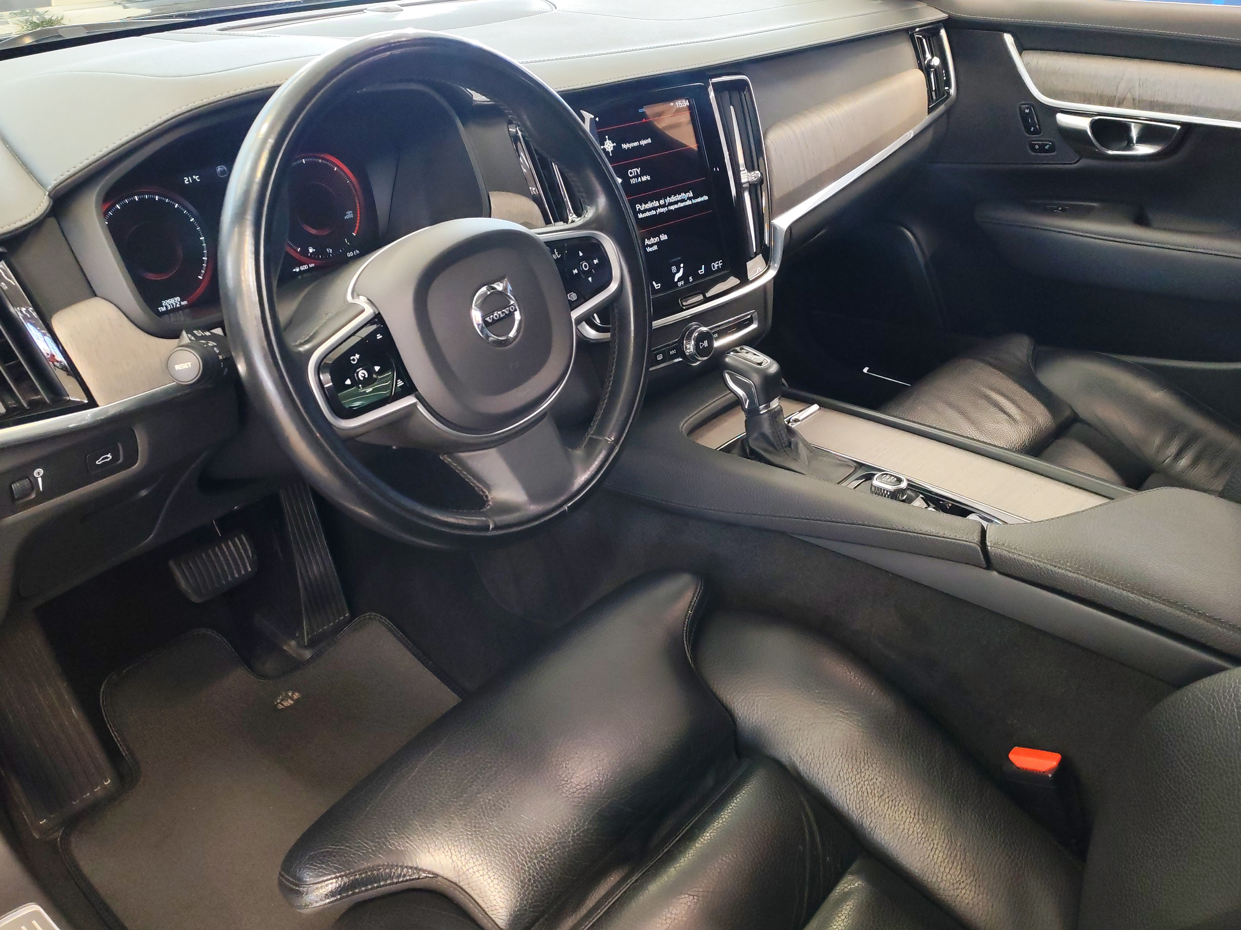 Volvo V90 2021, kuva 4/21