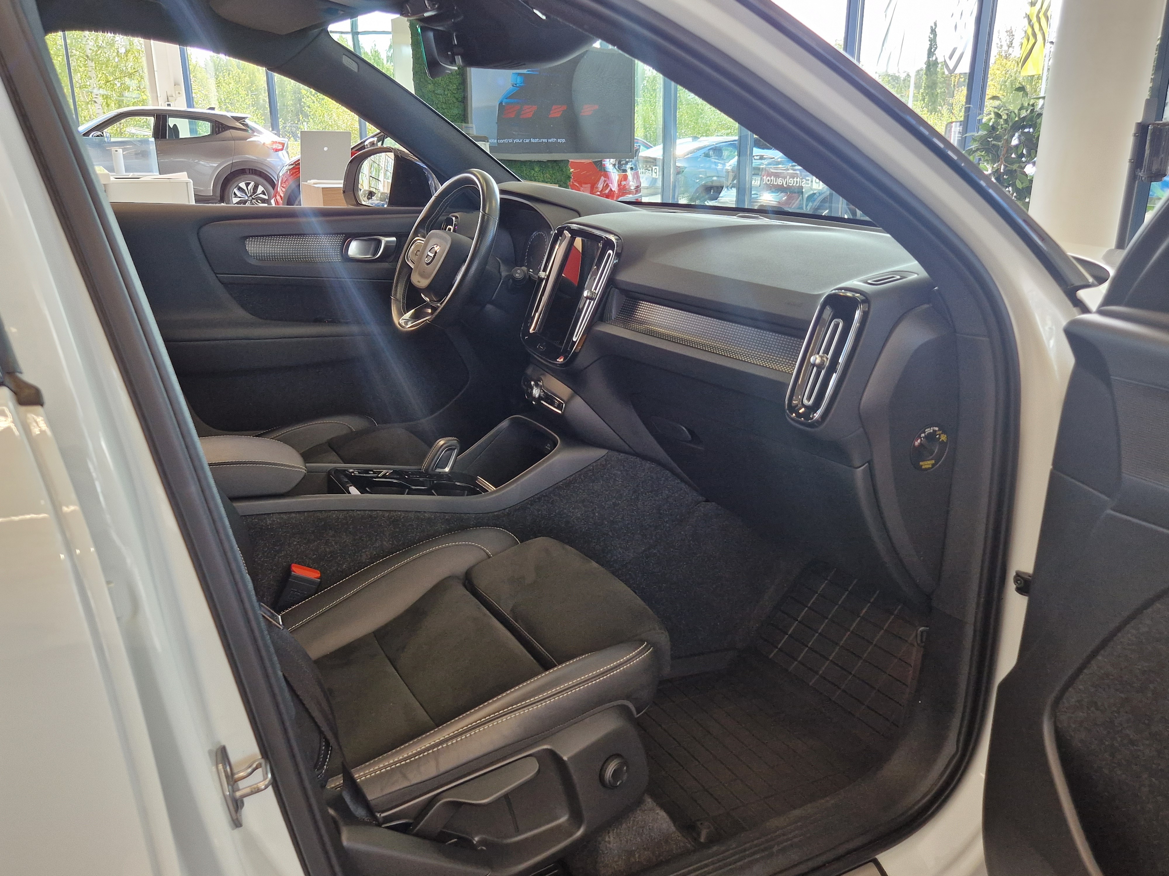 Volvo XC40 T5 TWE R-DESIGN AUT TAKUU 24KK/40TKM