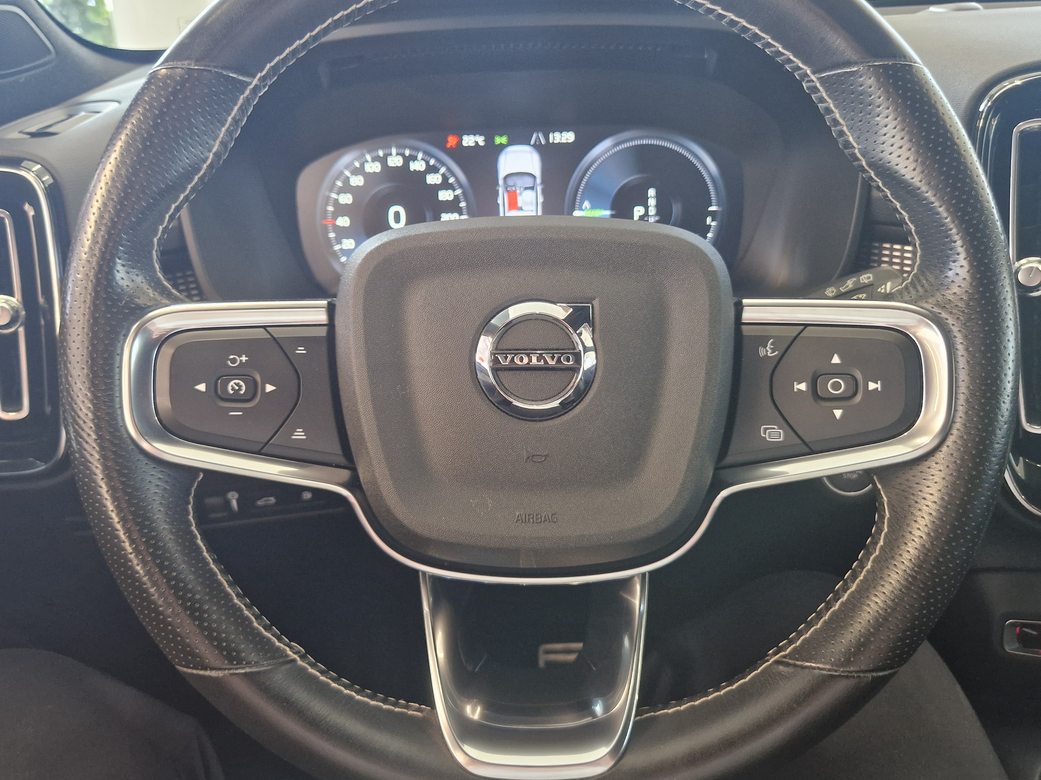 Volvo XC40 T5 TwE R-Design aut 2021, kuva 5/17