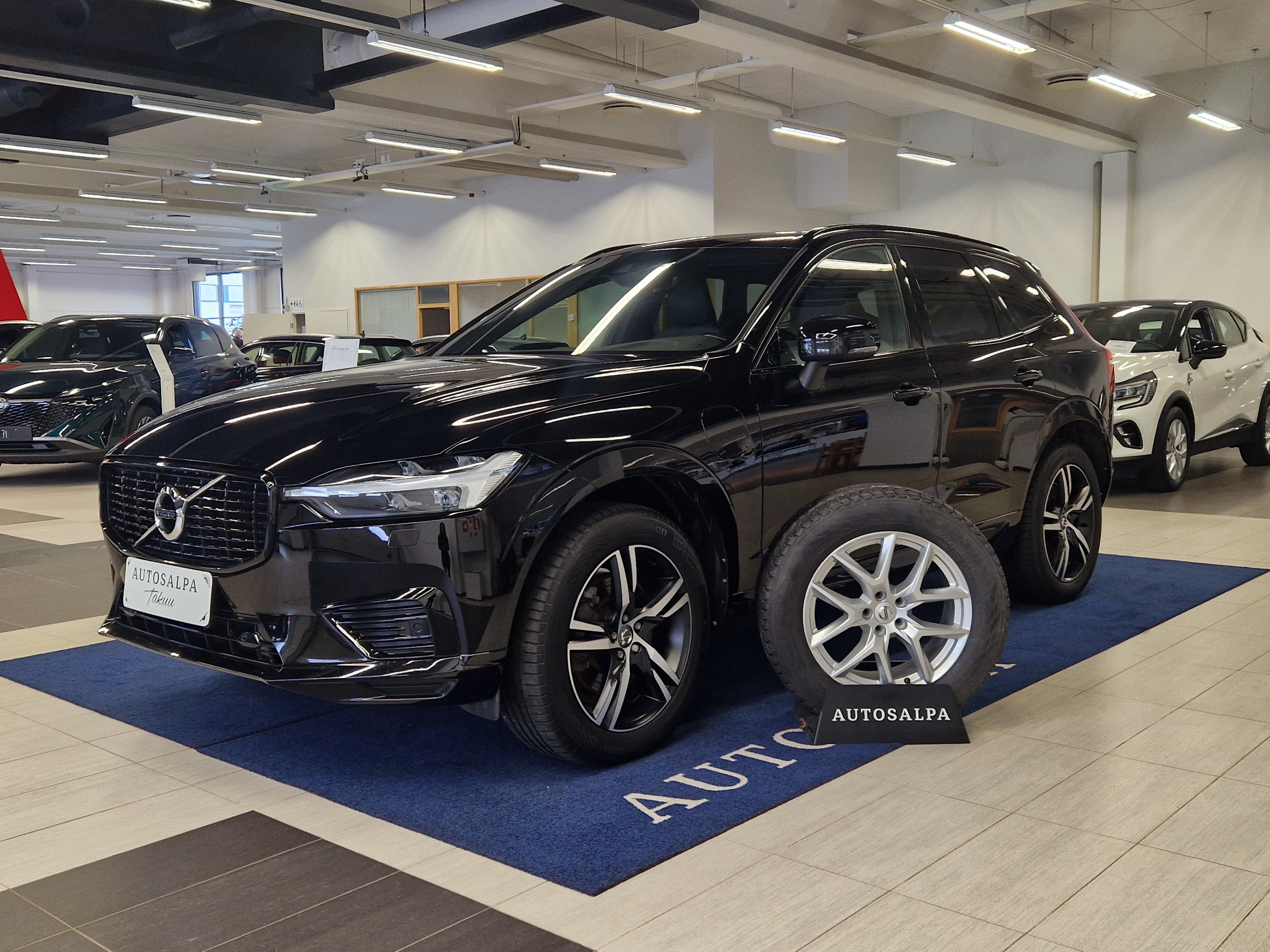 Volvo XC60 T6 TwE AWD Business R-Design 2021, kuva 2/18