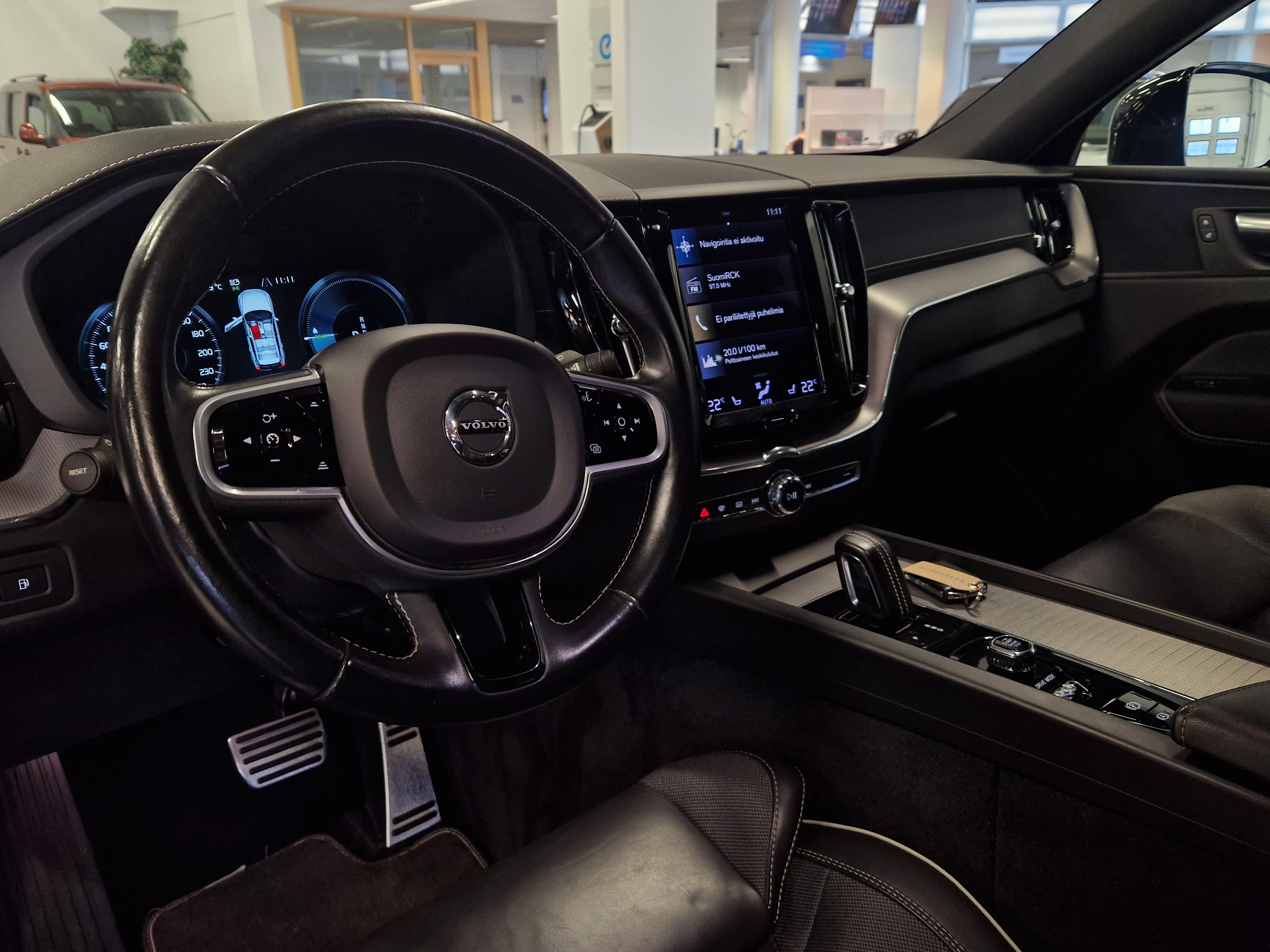 Volvo XC60 T6 TwE AWD Business R-Design 2021, kuva 6/18