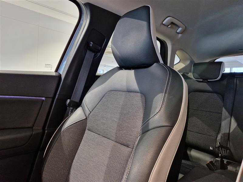 Renault CAPTUR E-TECH PLUG-IN HYBRID INTENS. TAKUU 12KK/20TKM