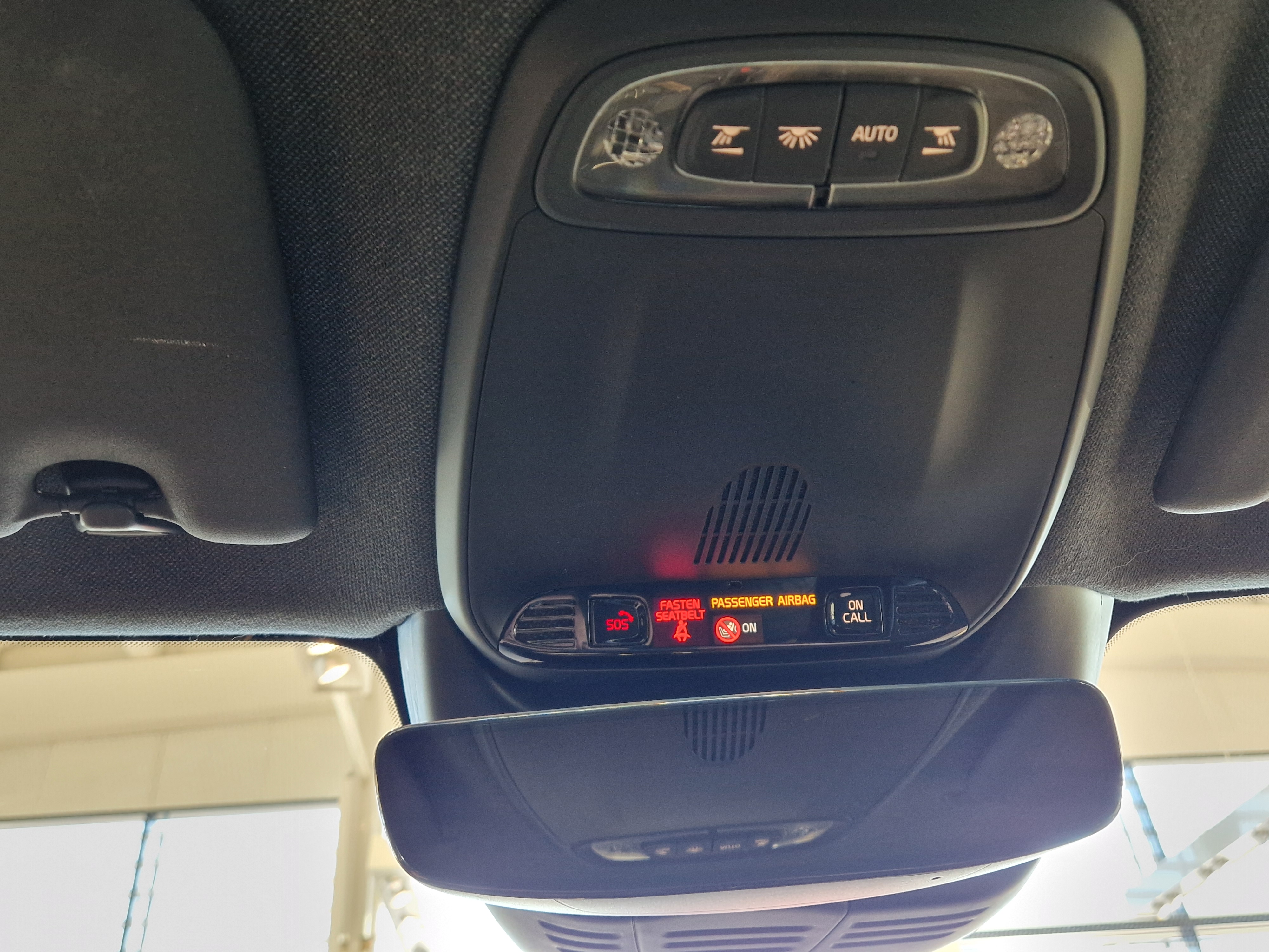 Volvo XC40 T5 TWE BUSINESS R-DESIGN TAKUU 24KK/40TKM