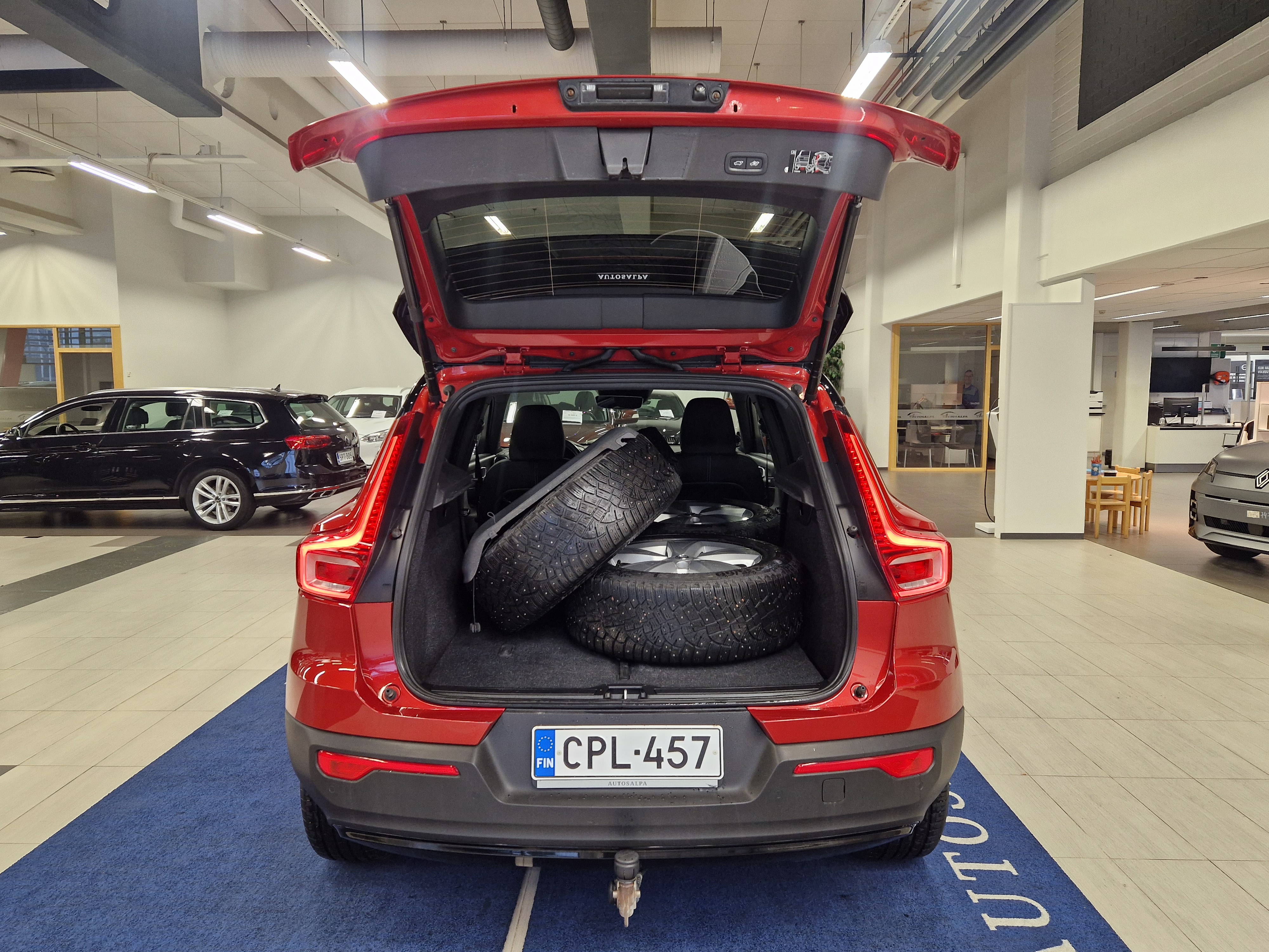 Volvo XC40 B4 AWD MHEV R-Design 2021, kuva 4/21