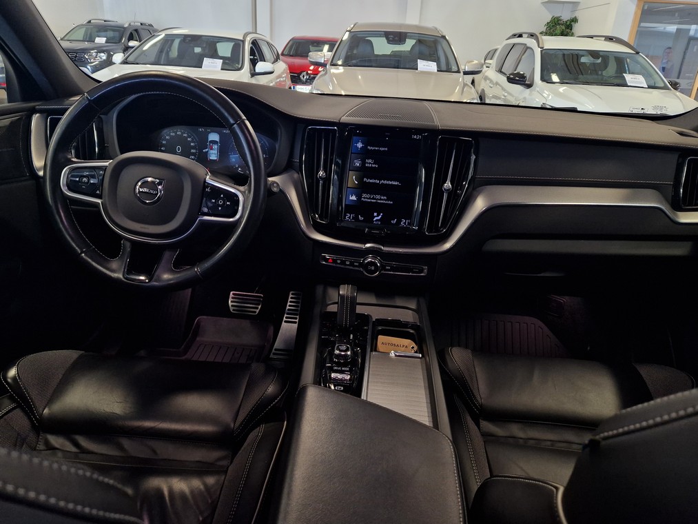 Volvo XC60 B4 AWD D-MHEV R-DESIGN TAKUU 12KK/20TKM