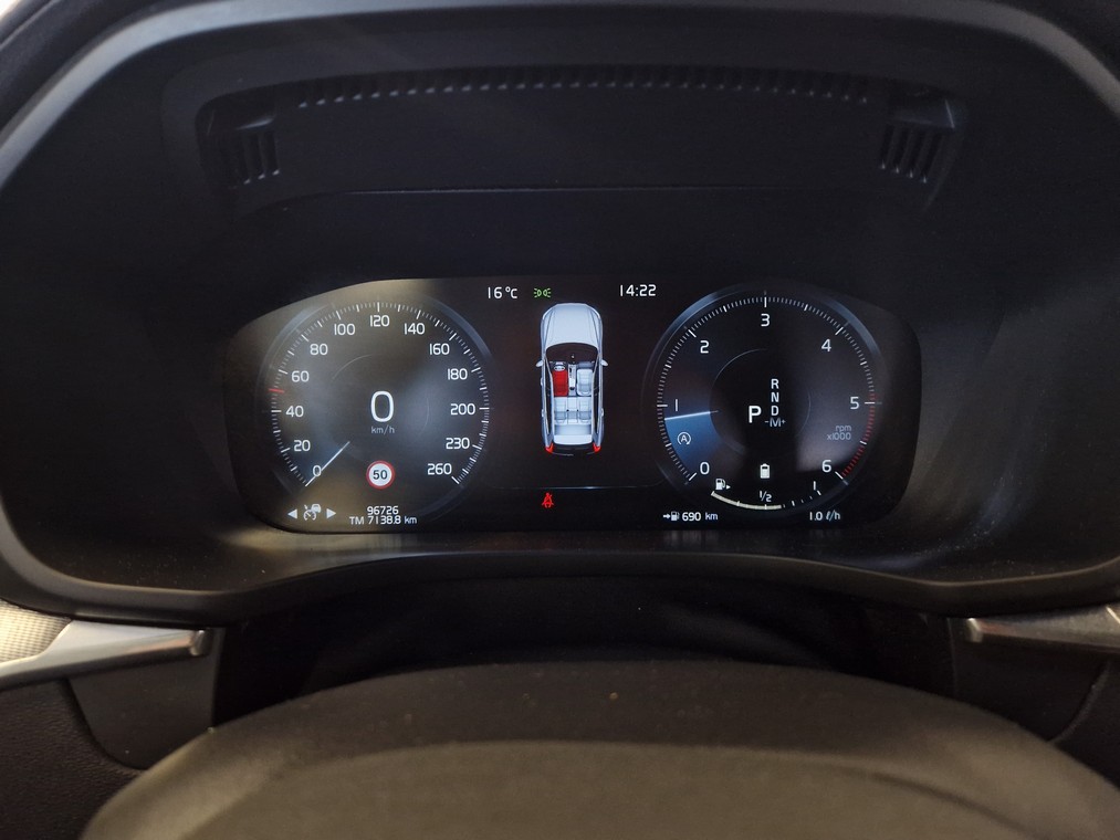 Volvo XC60 B4 AWD D-MHEV R-DESIGN TAKUU 12KK/20TKM