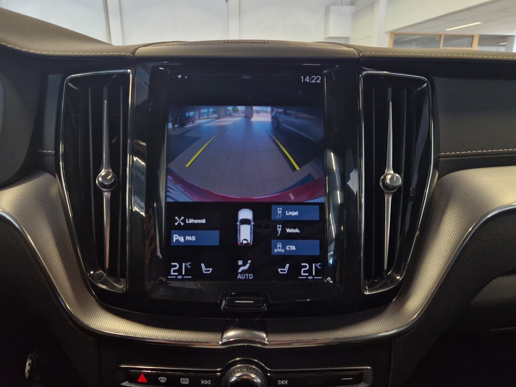 Volvo XC60 B4 AWD D-MHEV R-DESIGN TAKUU 12KK/20TKM