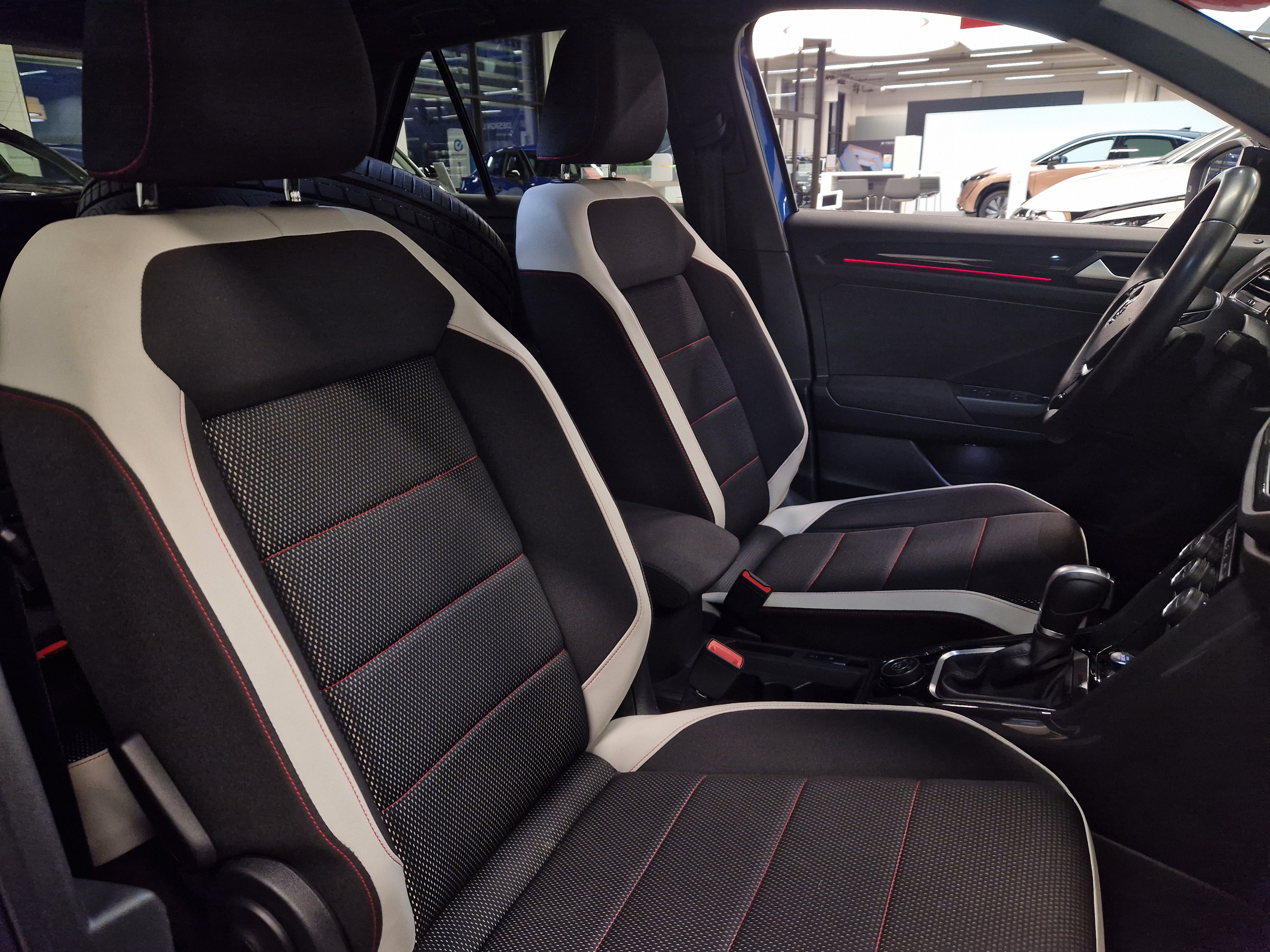 Volkswagen T-ROC SPORT 2,0 TSI 140 KW (190 HV) 4MOTION DSG-AUTOMAAT