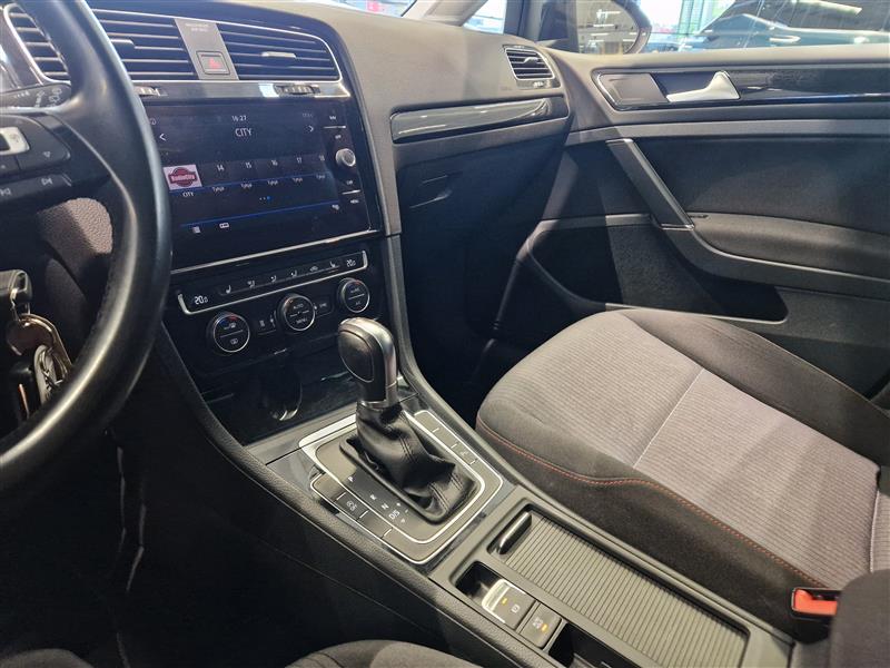 Volkswagen GOLF VARIANT 2,0 TDI 110 KW (150 HV) DSG-AUTOMAATTI.