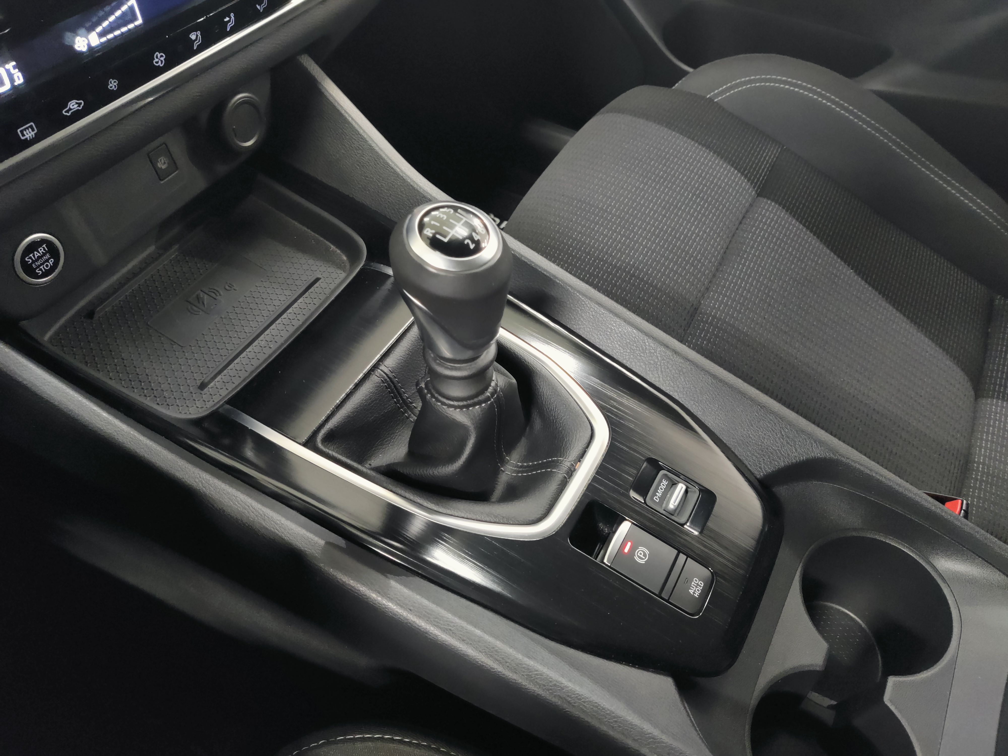 Nissan QASHQAI MHEV 140 6M/T 2WD ACENTA