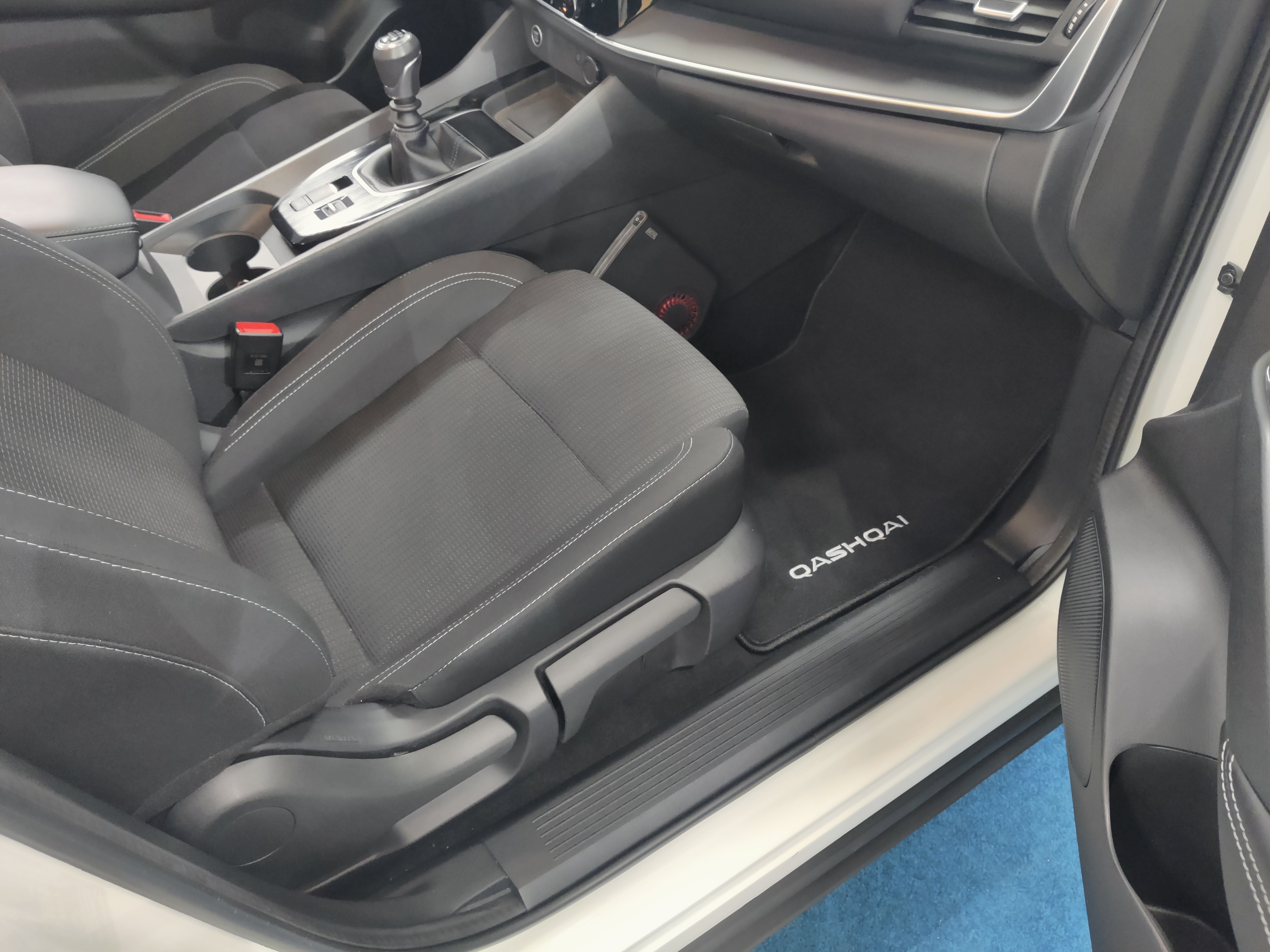 Nissan QASHQAI MHEV 140 6M/T 2WD ACENTA