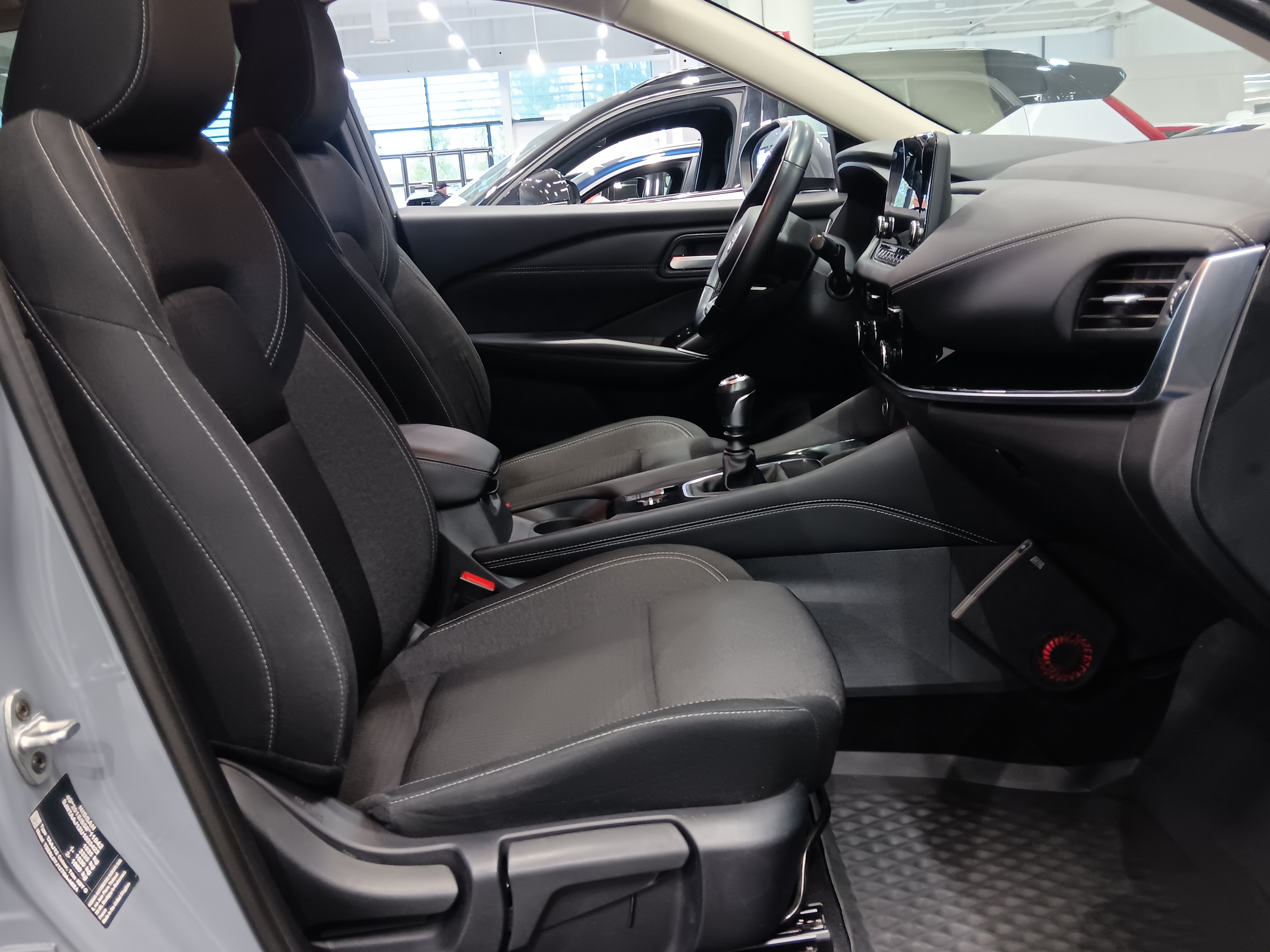 Nissan QASHQAI MHEV 140 6M/T 2WD N-CONNECTA TAKUU 12KK/20TKM