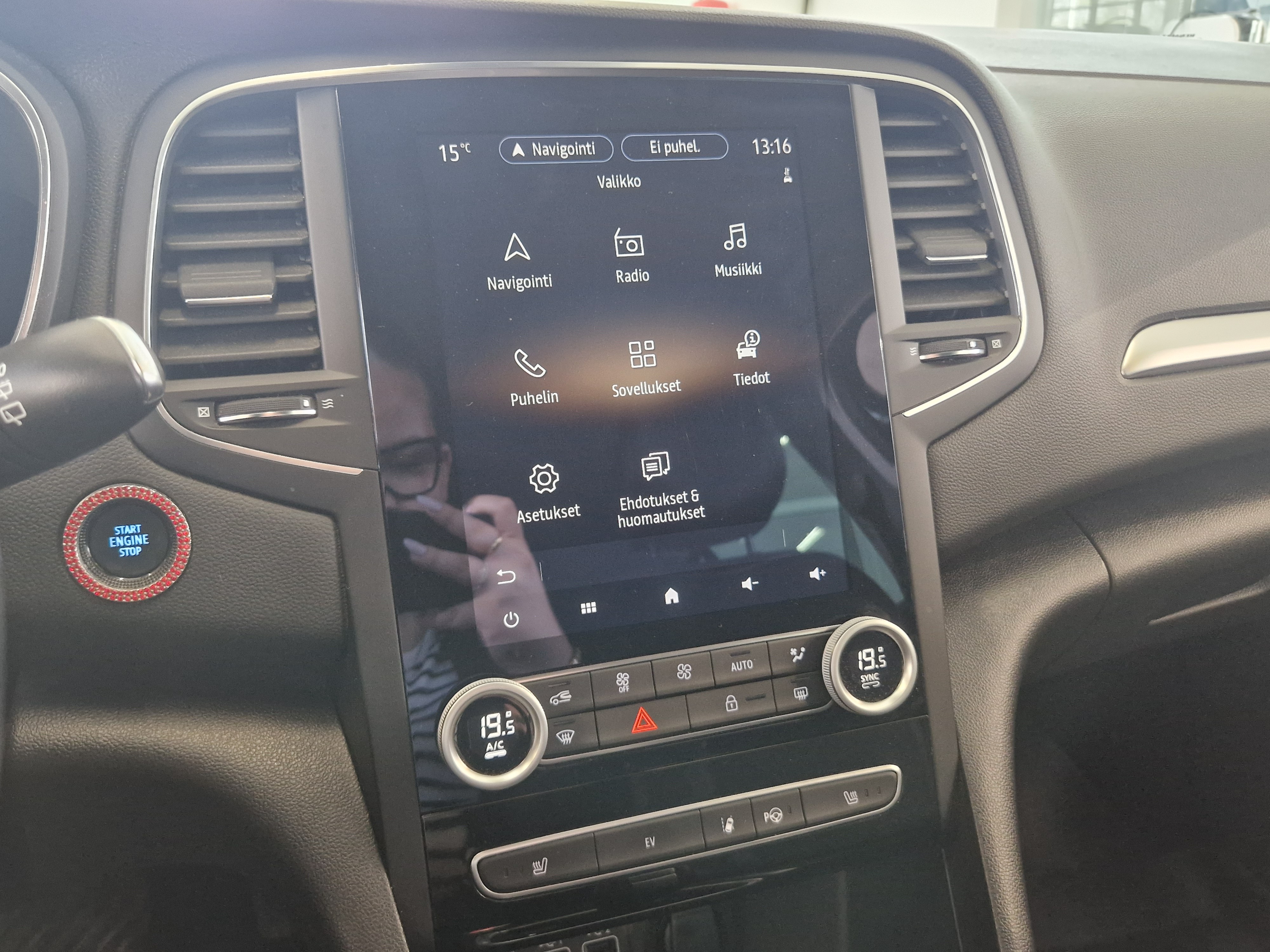 Renault MEGANE SPORT TOURER E-TECH PLUG-IN HYBRID INTENS