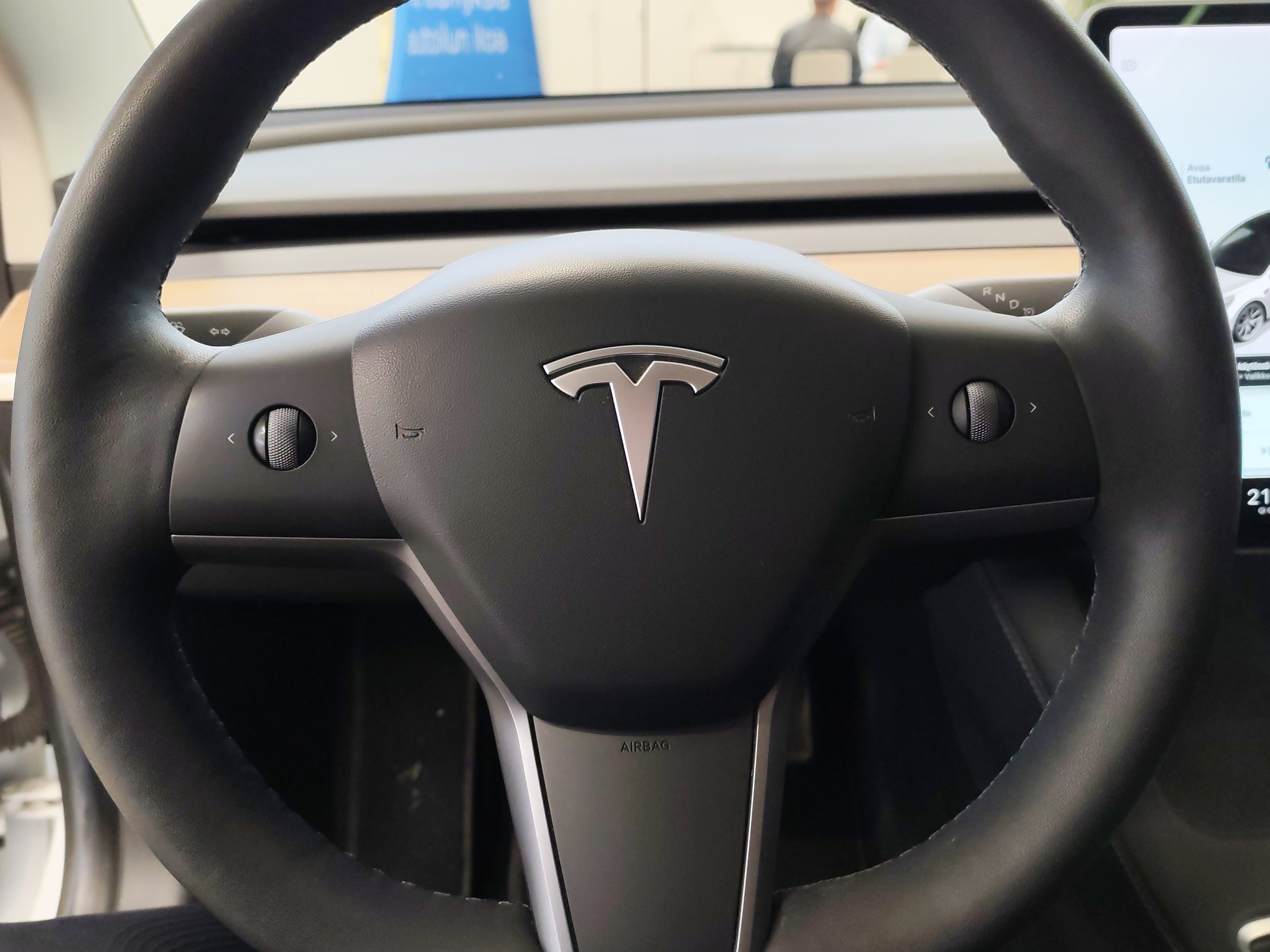 Tesla MODEL 3 STANDARD RANGE PLUS