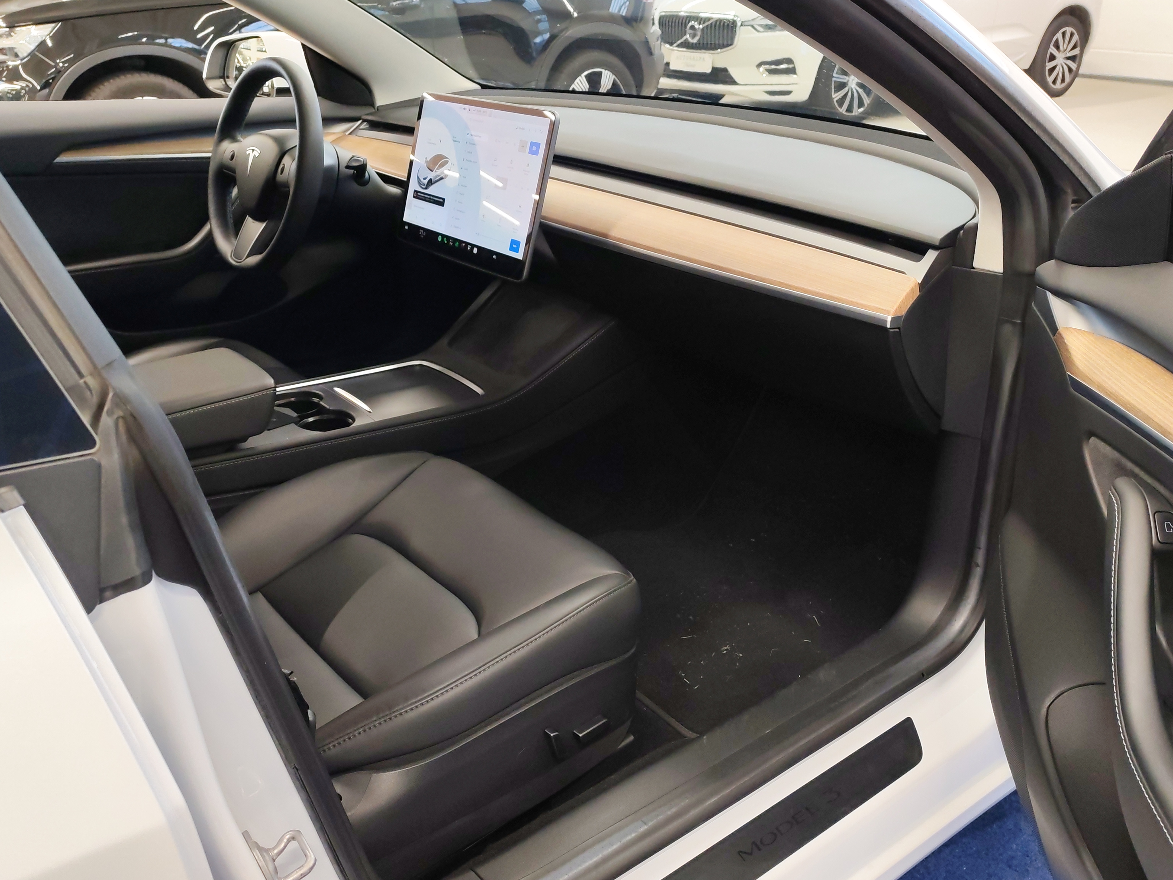 Tesla MODEL 3 STANDARD RANGE PLUS