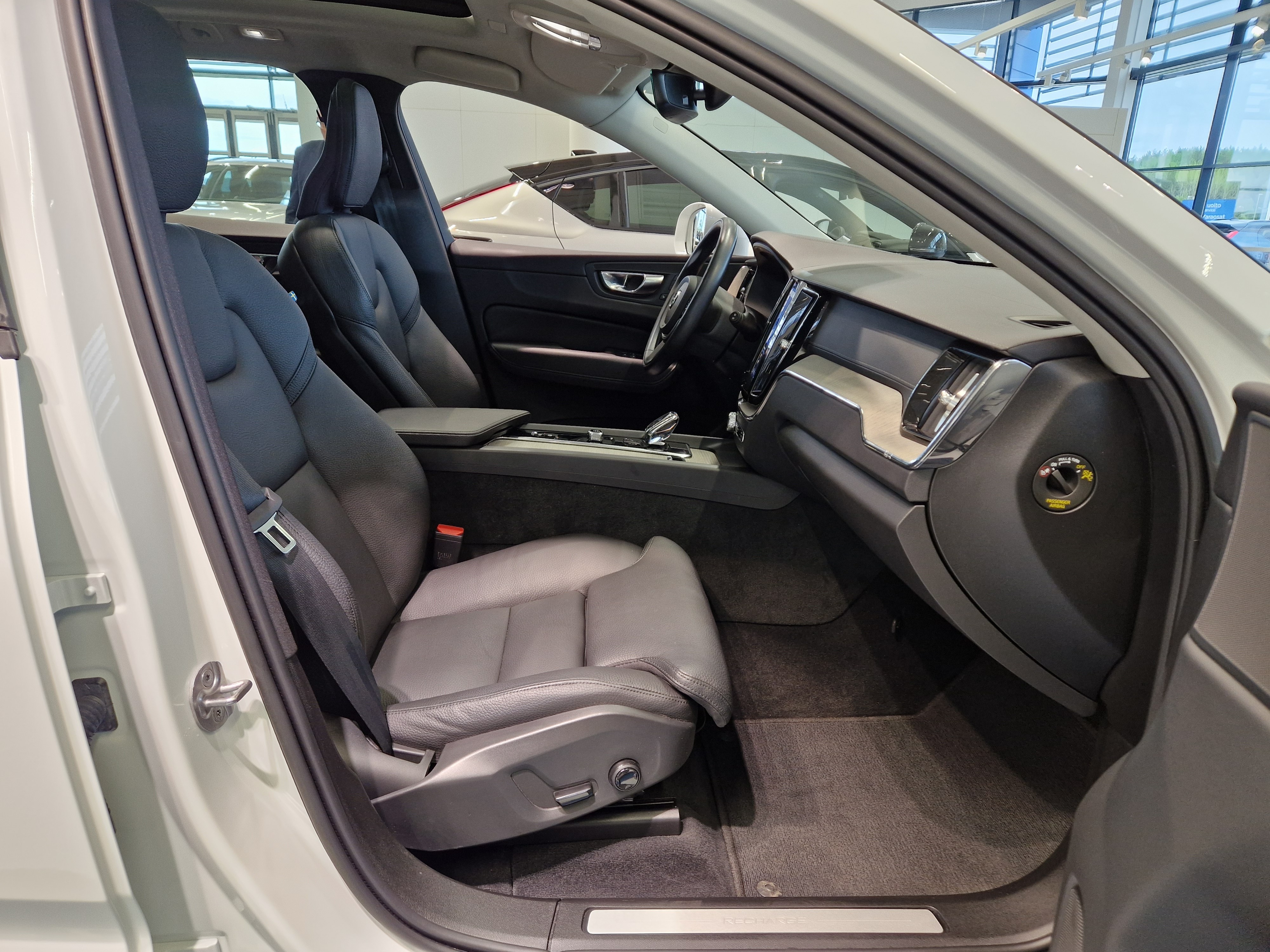 Volvo XC60 T8 AWD LONG RANGE INSCRIPTION TAKUU 24KK/40TKM