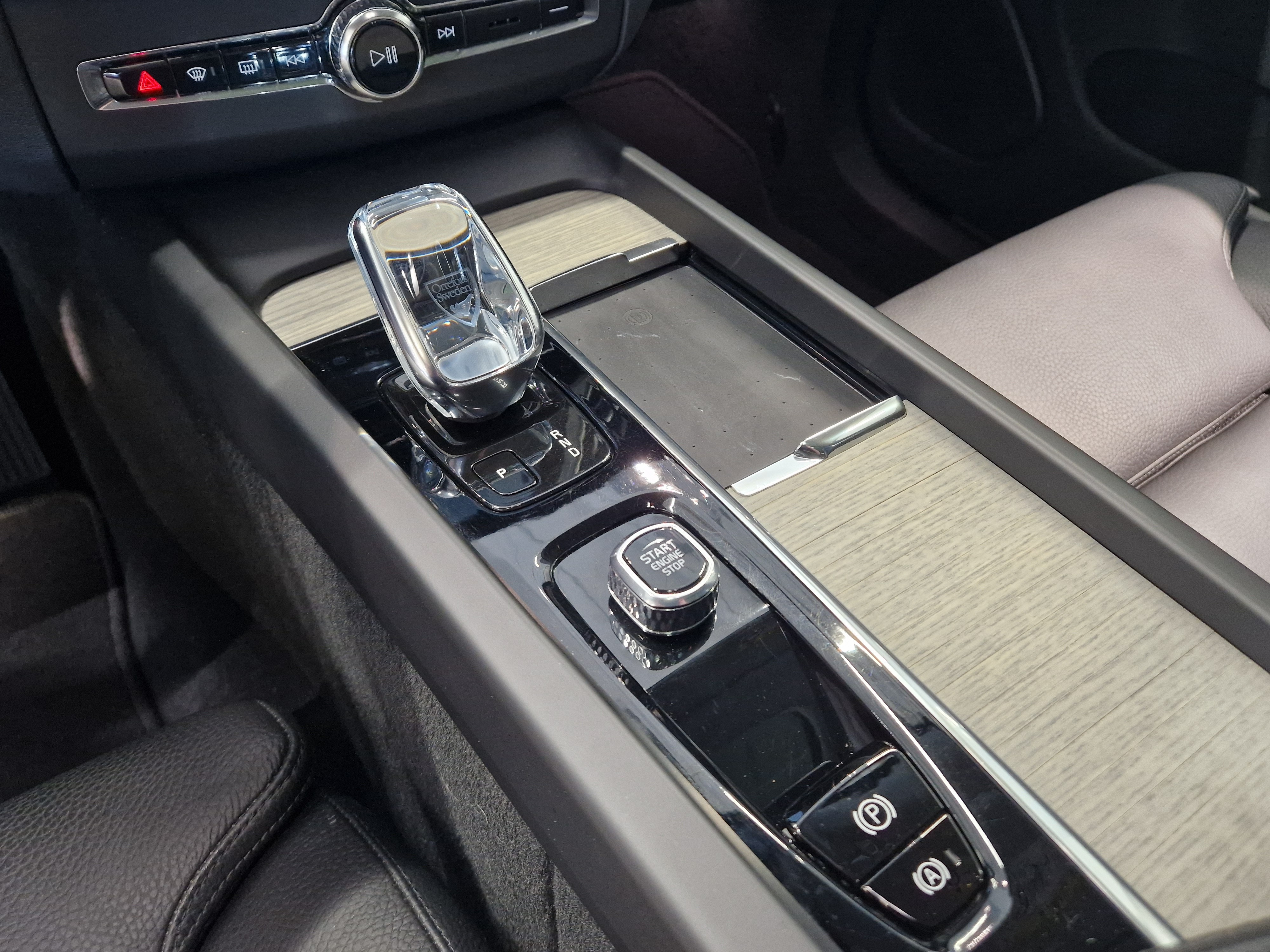 Volvo XC60 T8 AWD LONG RANGE INSCRIPTION TAKUU 24KK/40TKM