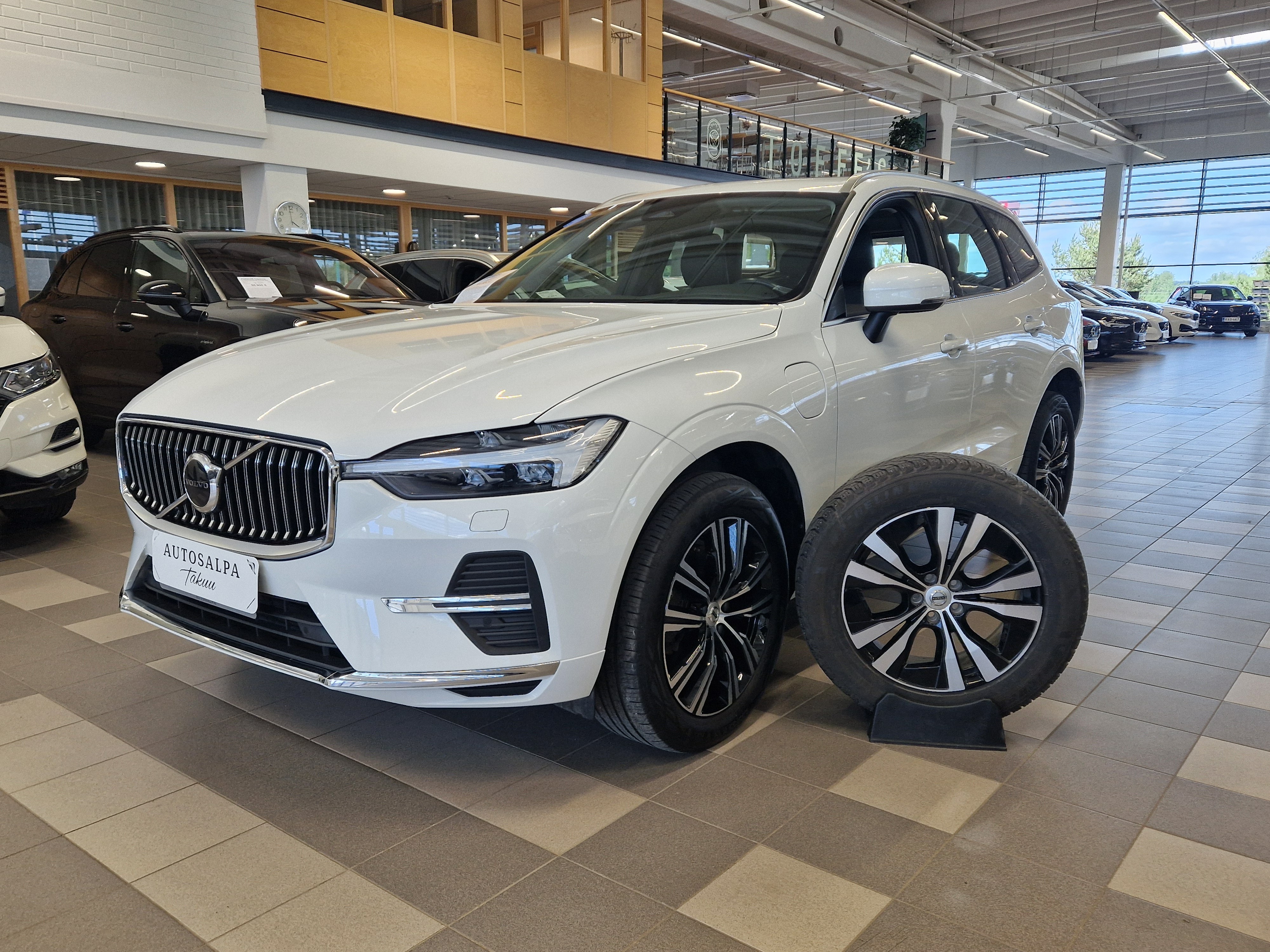 Volvo XC60 2022, kuva 2/25