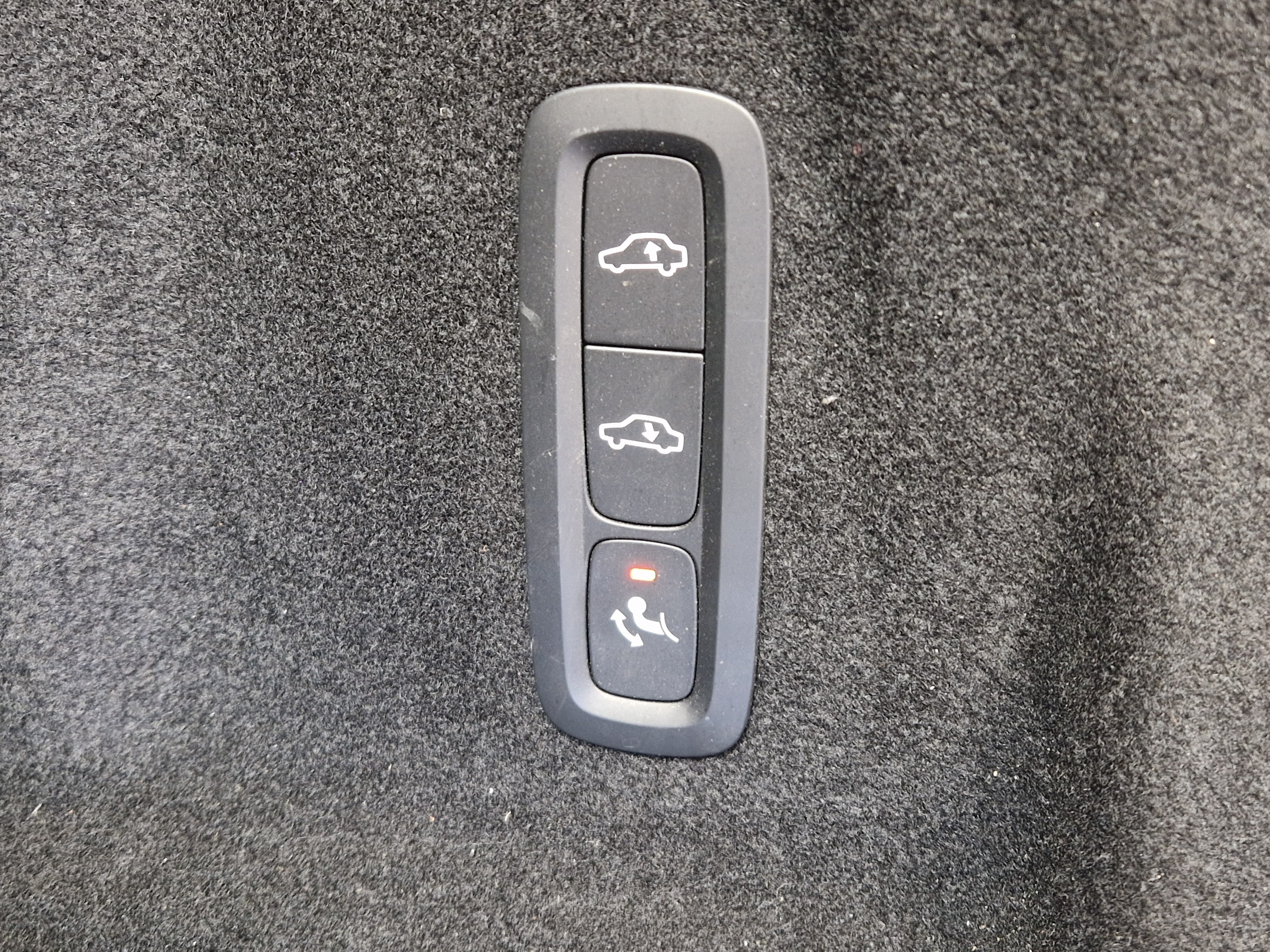 Volvo XC60 T8 AWD LONG RANGE INSCRIPTION TAKUU 24KK/40TKM