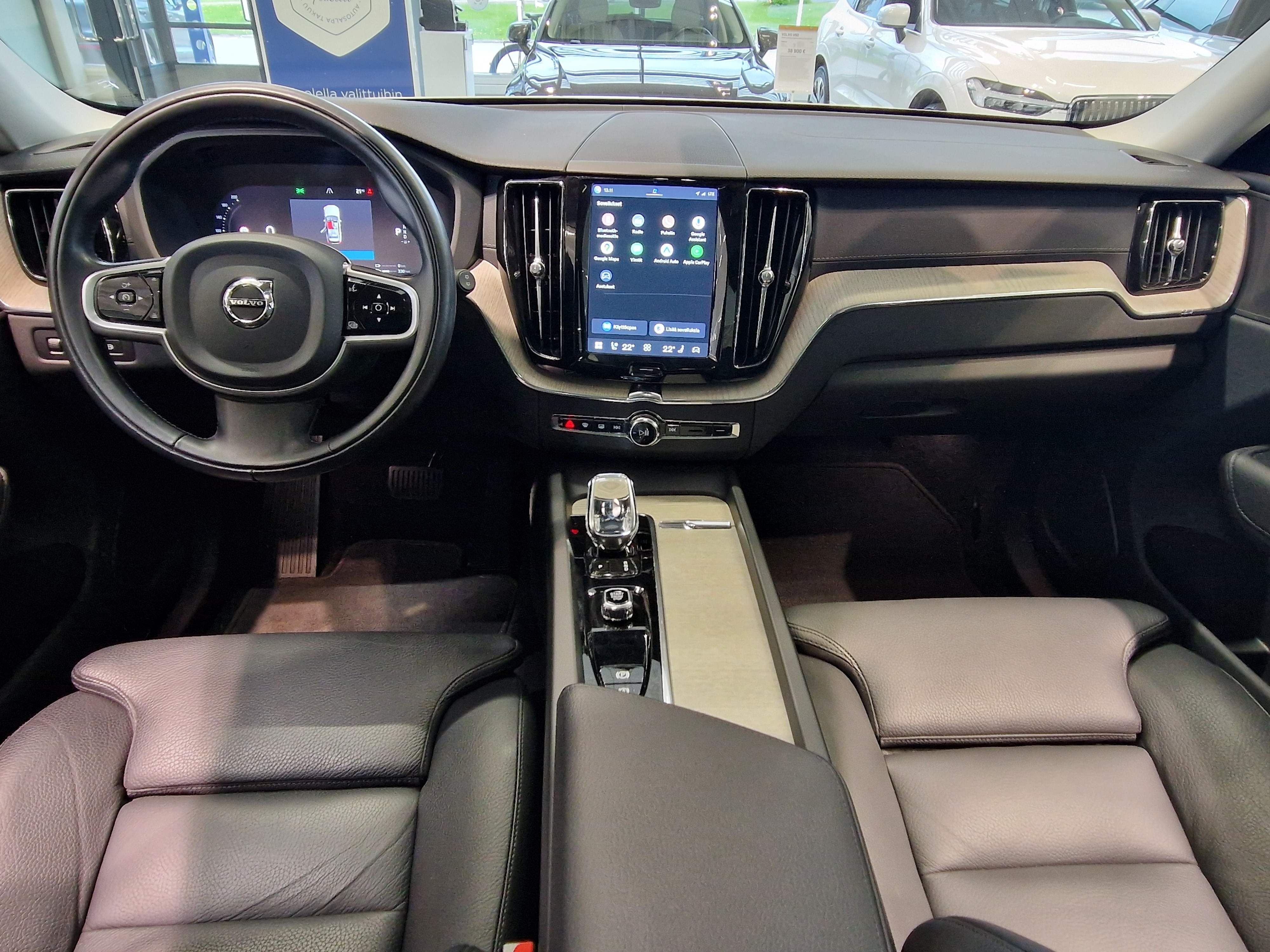 Volvo XC60 2022, kuva 7/25