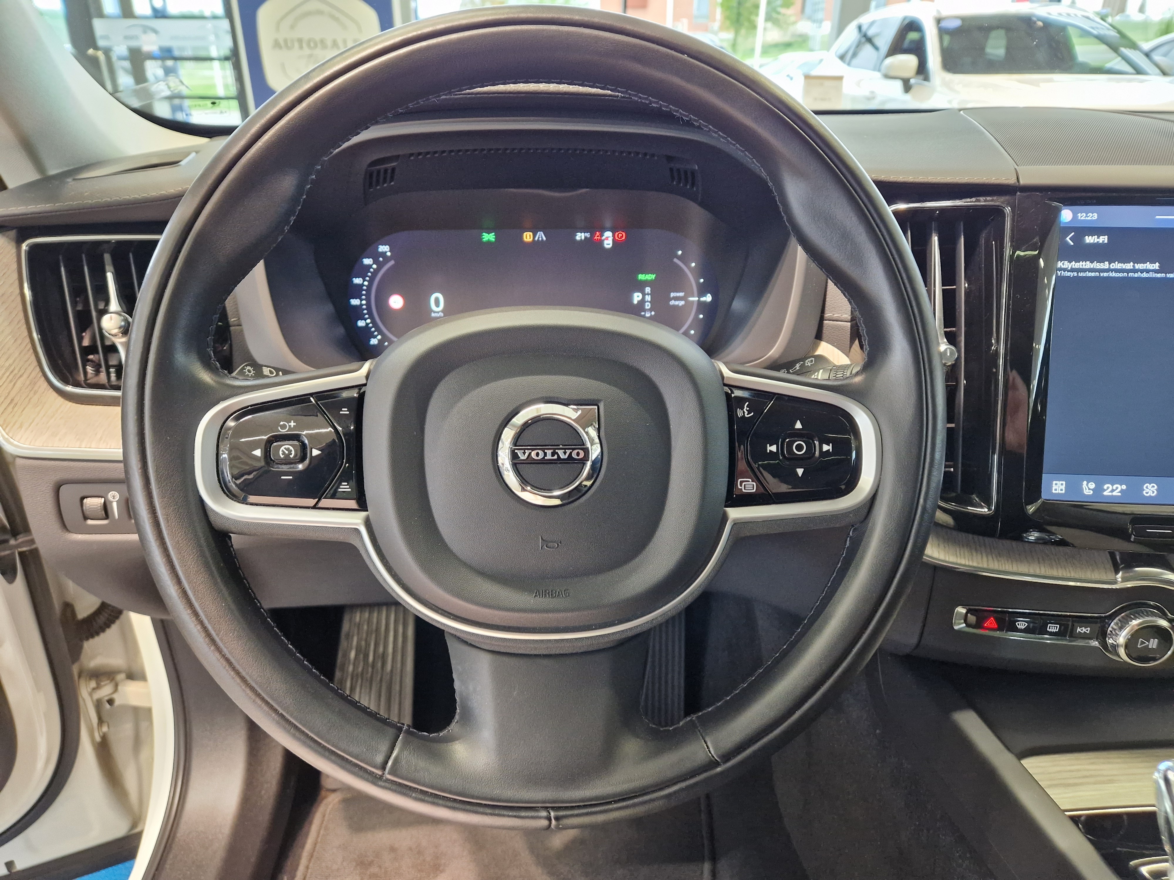Volvo XC60 T8 AWD LONG RANGE INSCRIPTION TAKUU 24KK/40TKM