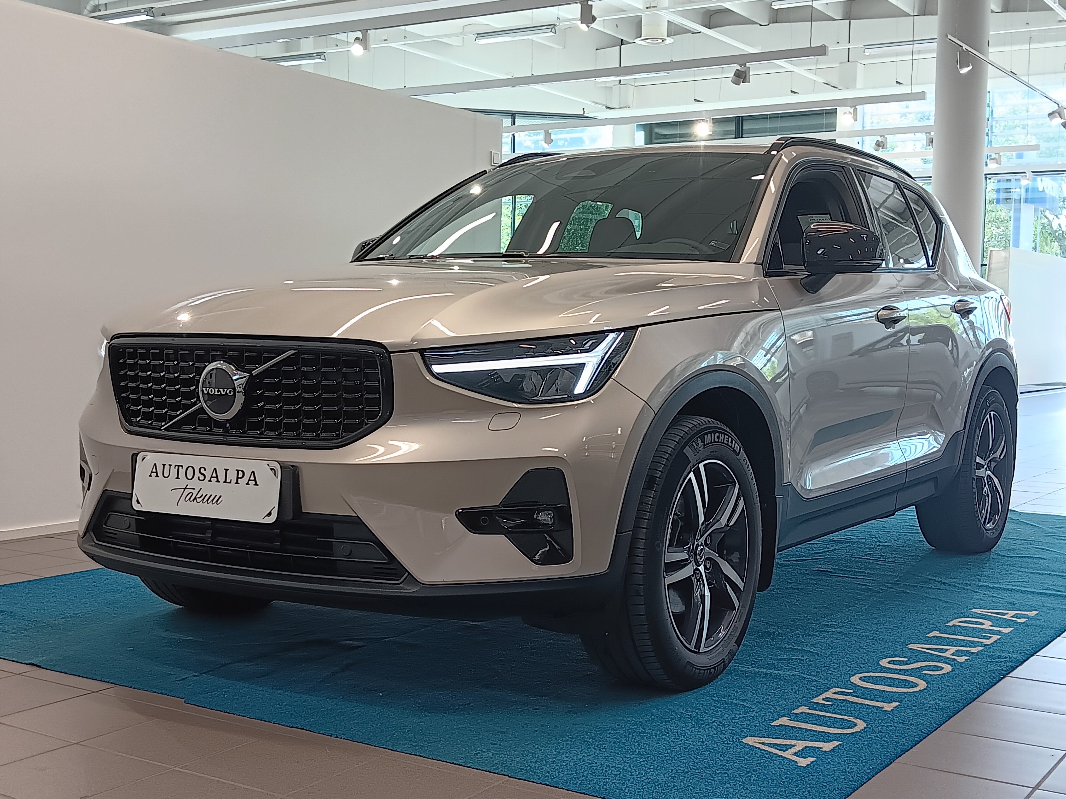 Volvo XC40 B3 MHEV BUSINESS PLUS DARK DCT AUT