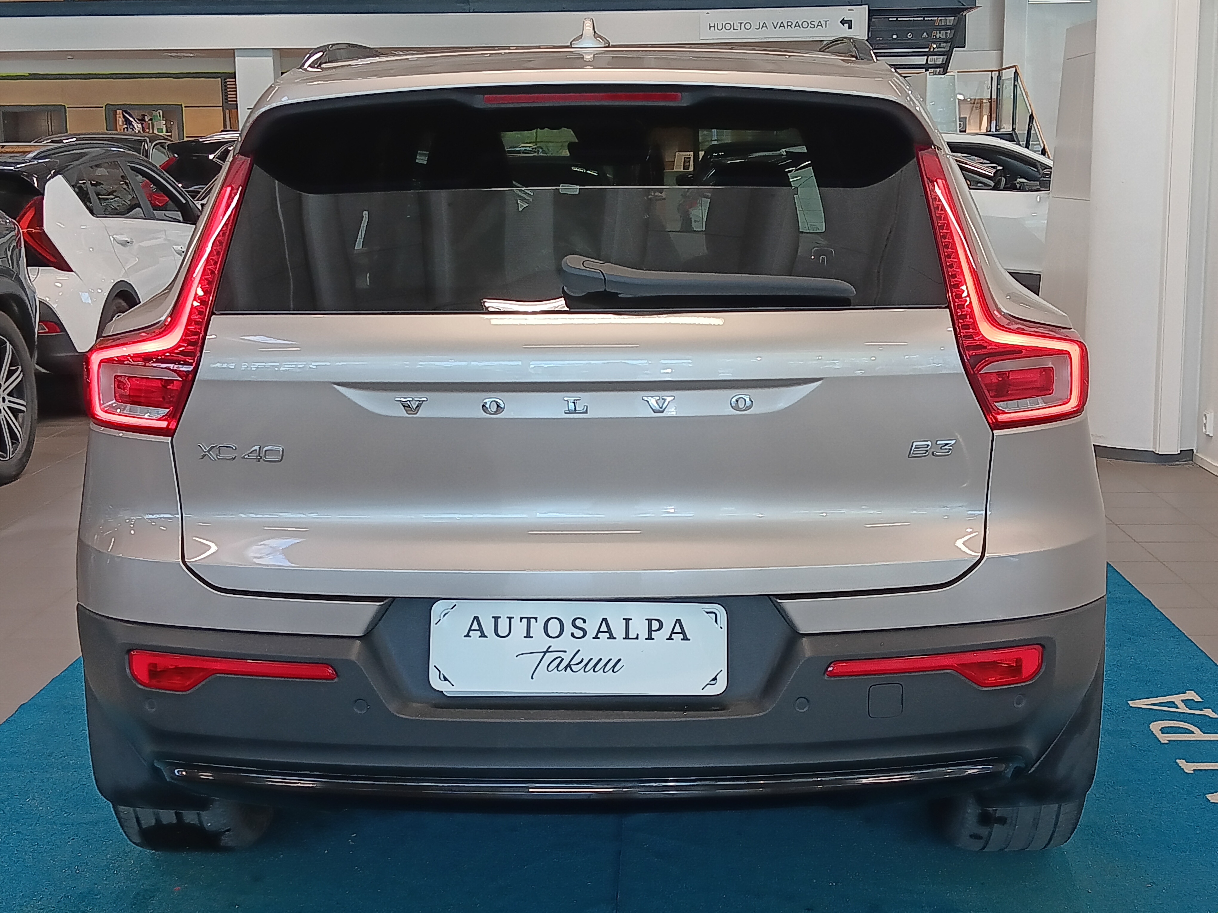 Volvo XC40 B3 MHEV BUSINESS PLUS DARK DCT AUT