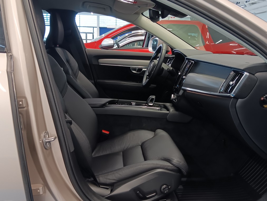 Volvo V90 CROSS COUNTRY B4 AWD D-MHEV BUSINESS PLUS AUT