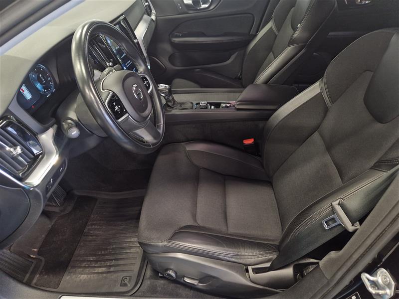 Volvo V60 D4 MOMENTUM AUT.