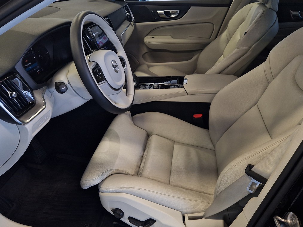 Volvo V60 T8 AWD LONG RANGE PLUS BRIGHT TAKUU 24KK/40TKM