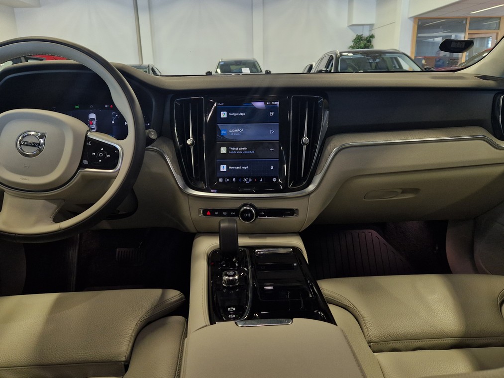 Volvo V60 T8 AWD LONG RANGE PLUS BRIGHT TAKUU 24KK/40TKM